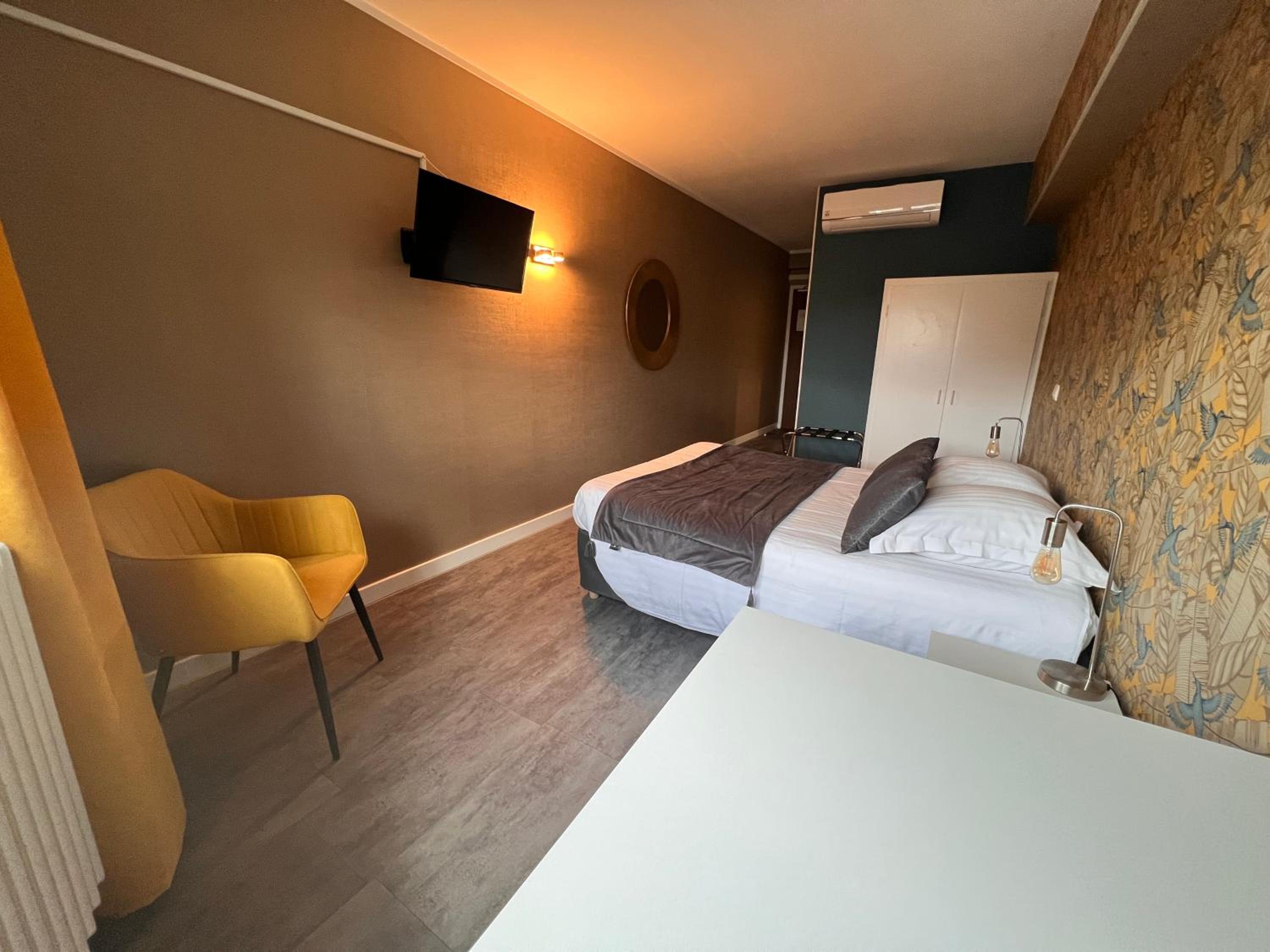 hotel room