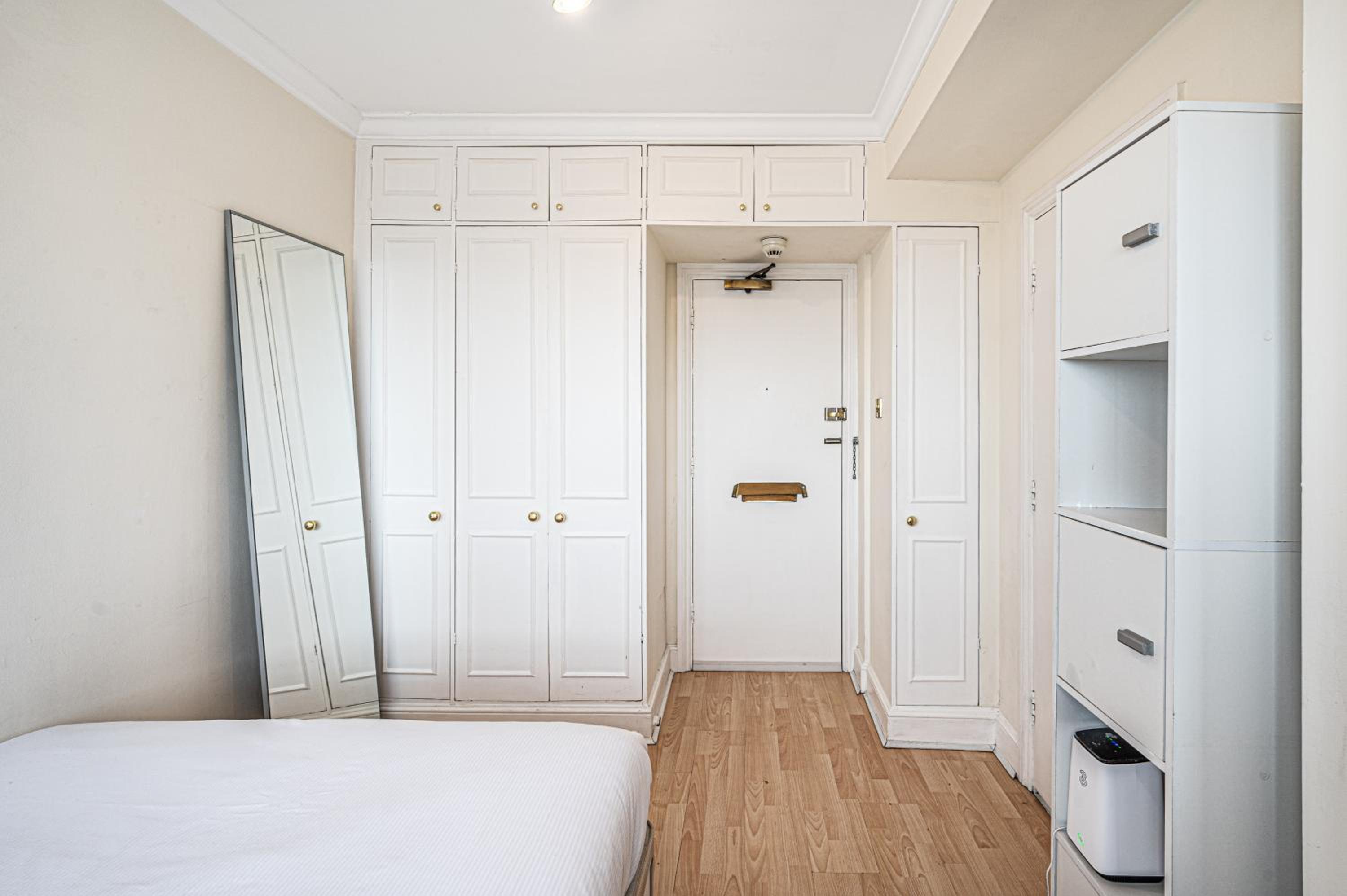 Studio at Chelsea cloisters Hotel