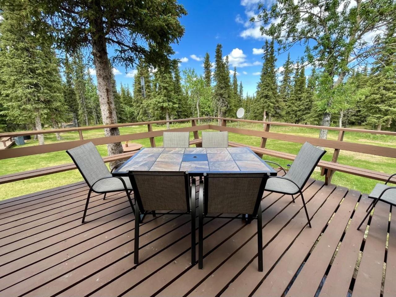 Denali Natl Park 3 Bedroom Home on 5 Acres, hiking and wildlife view 3