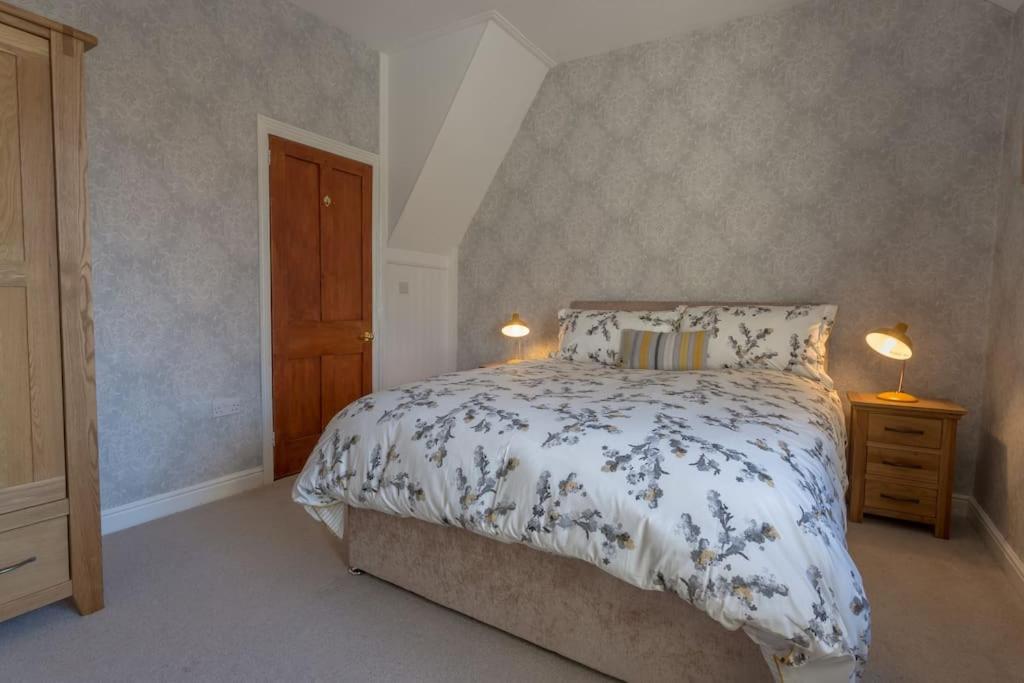 Holly Cottage