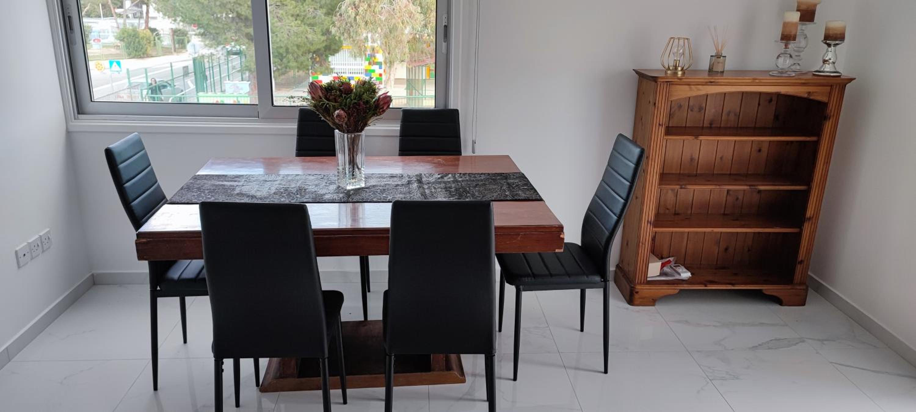 Ellas Modern Duplex City Center