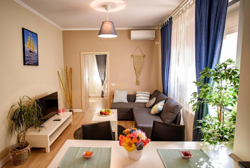 Manooy Apartment 2 view 2