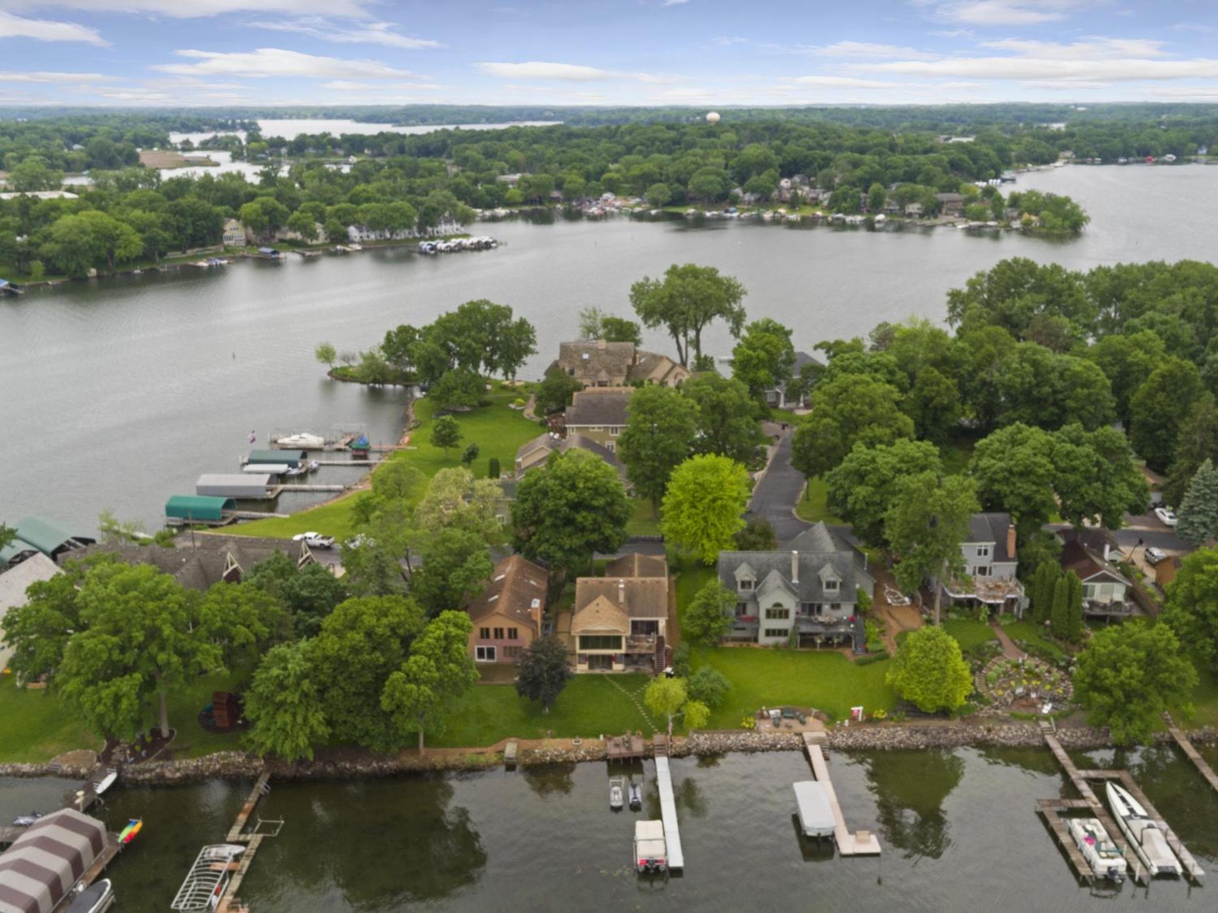 Lakefront Luxury view 3