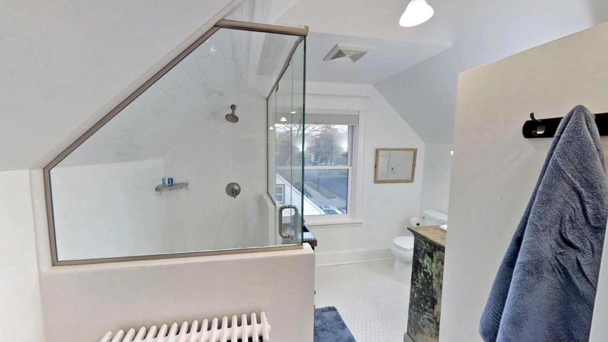 Minneapolis / St Paul Vacations - Linden Hills Luxury Charmer - Property Image 28