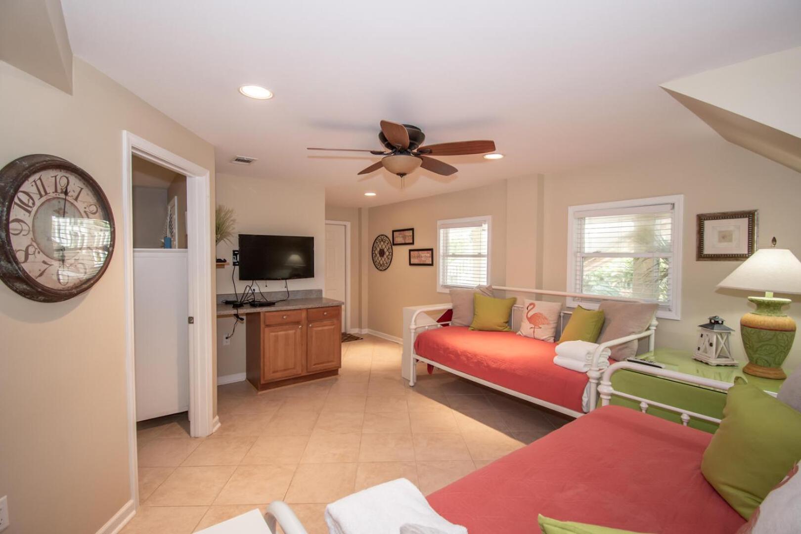 726 Seahorse Rd