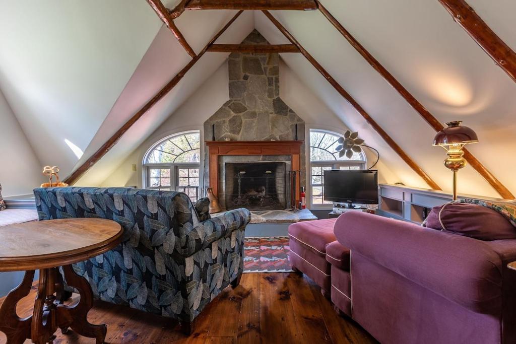 Beautiful Historic 4-Season Country Estate in Okemo Valley