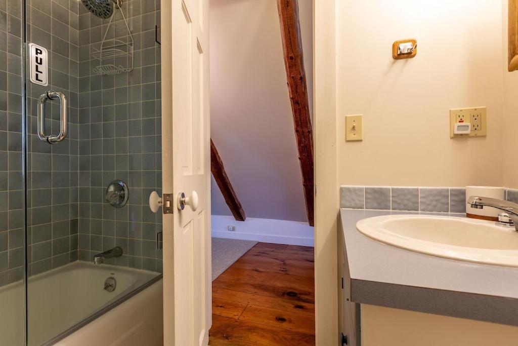 Beautiful Historic 4-Season Country Estate in Okemo Valley
