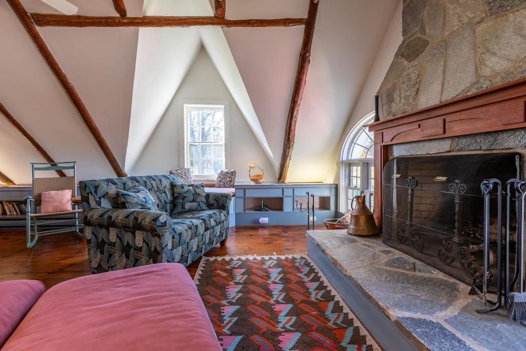 Beautiful Historic 4-Season Country Estate in Okemo Valley