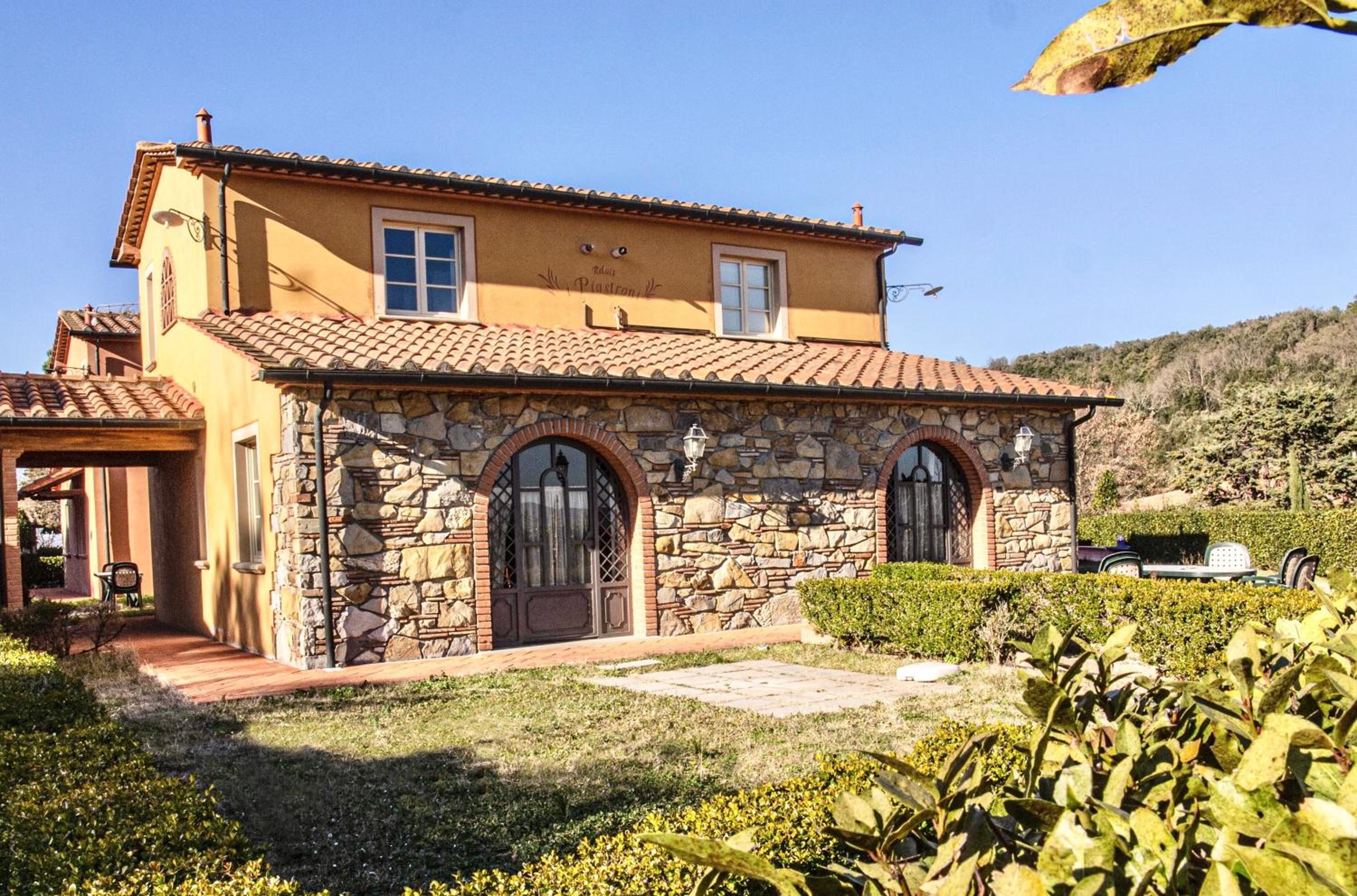 Apartments in residence with swimming pool in Monteverdi Marittimo photo 3