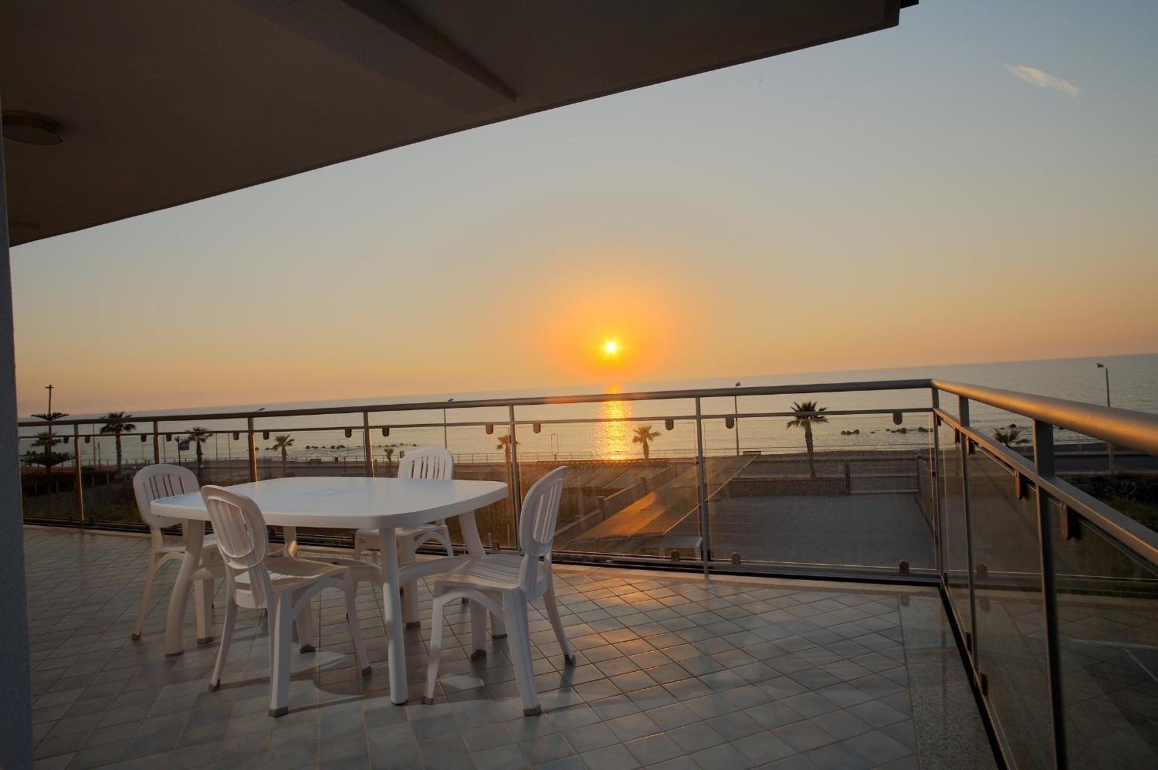 Terraces d'Orlando - Family Apartments with Sea View and Pool