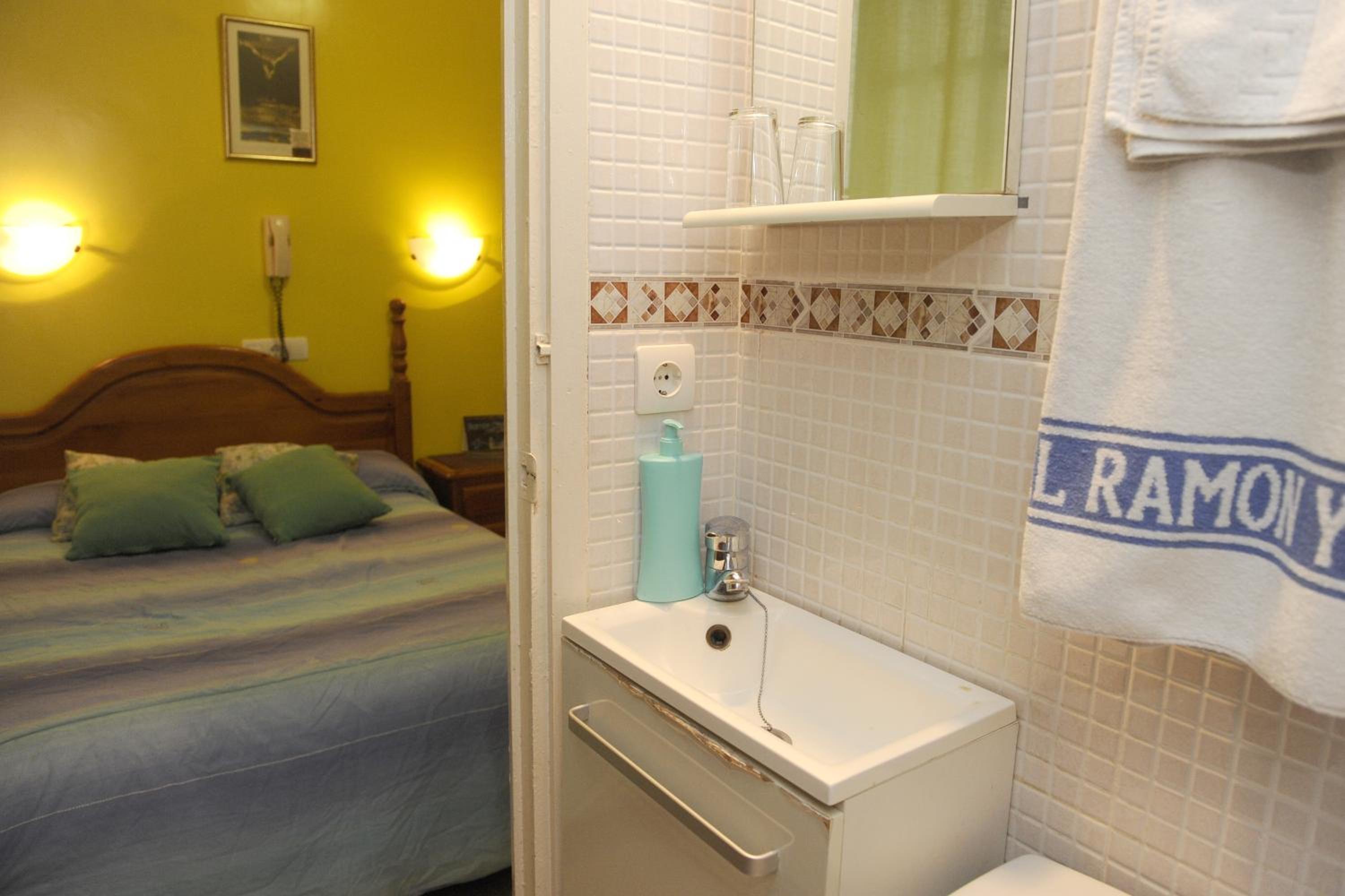 Hostal Ramón y Cajal