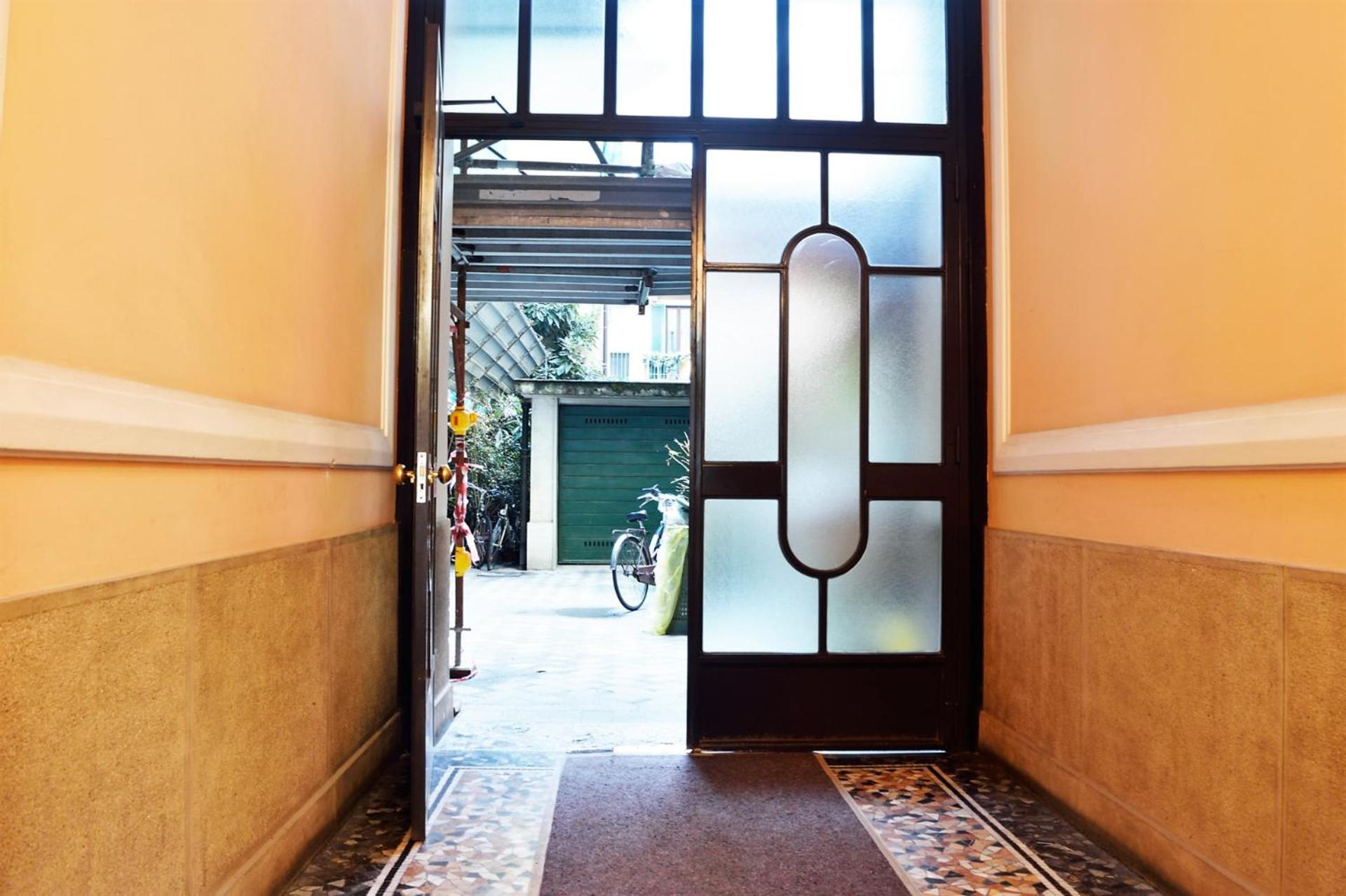 Easylife - Caloroso bilocale con spazio esterno in zona NoLo