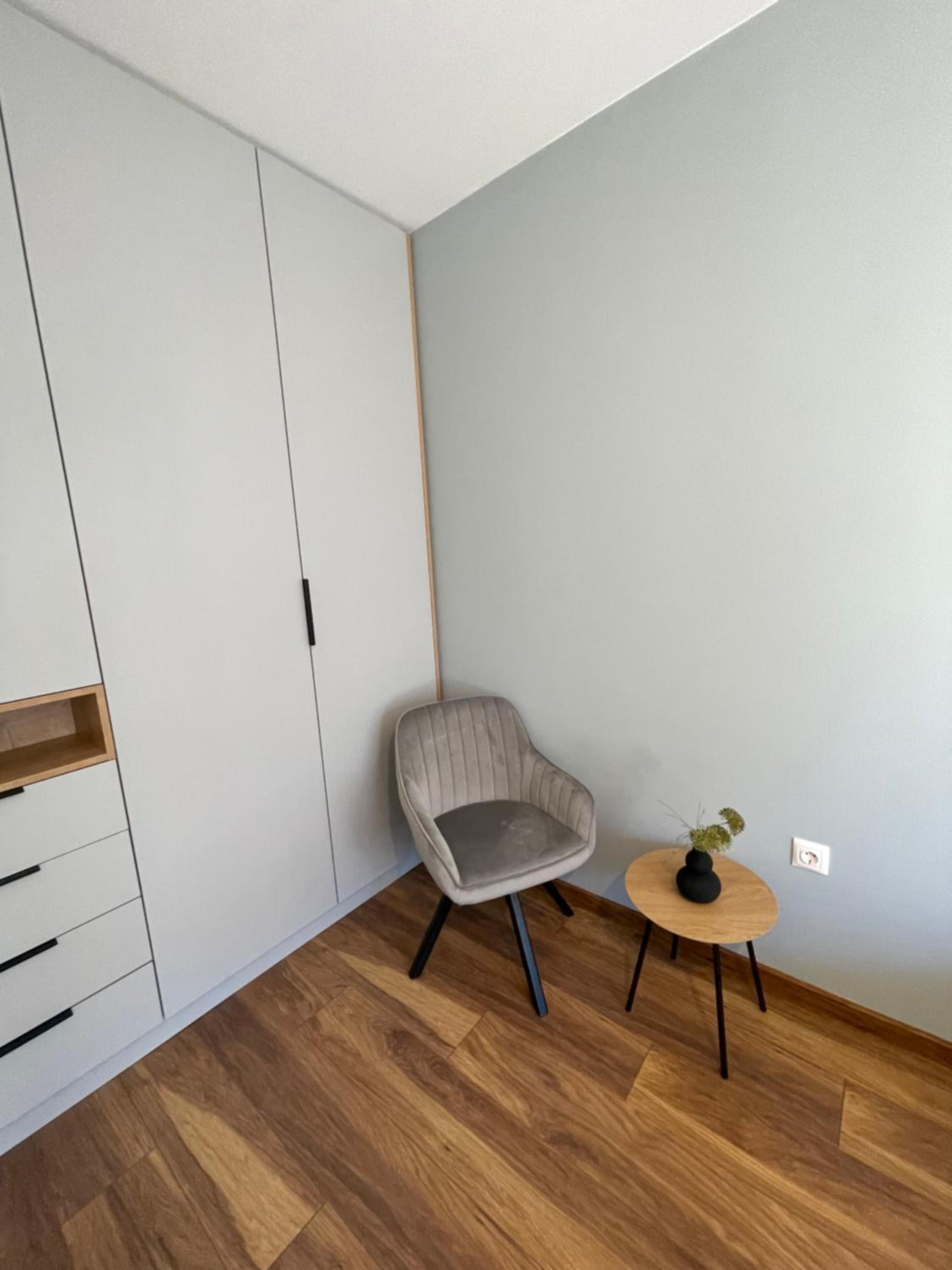 Minimalist 3 Studio Brasov