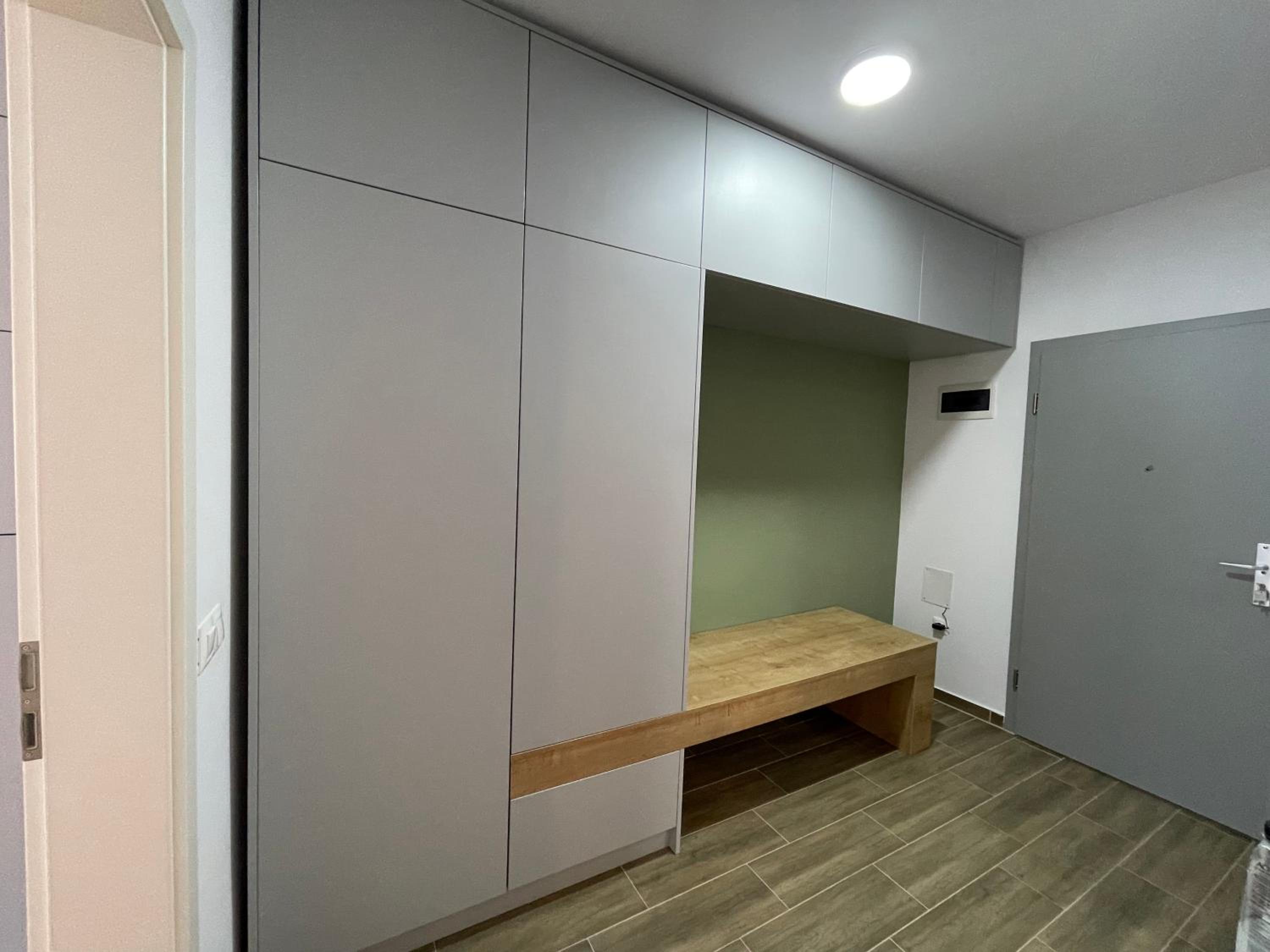 Minimalist 3 Studio Brasov