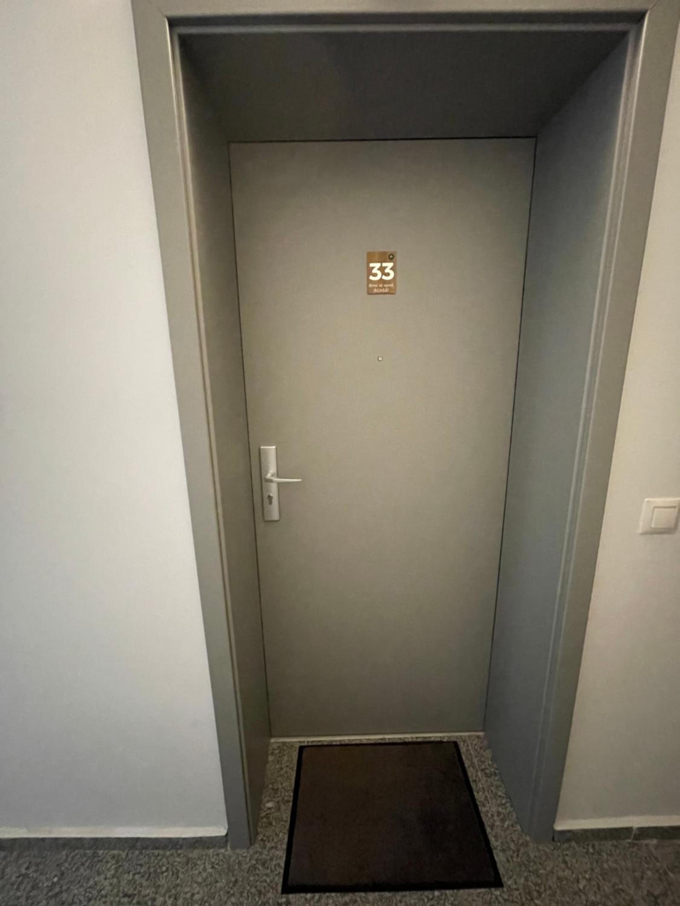 Minimalist 3 Studio Brasov