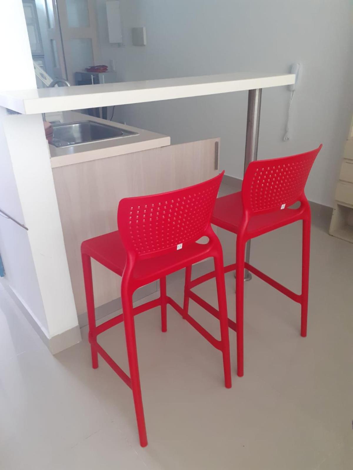 Hermoso apartamento con piscina frente al mar - Primera Ensenada