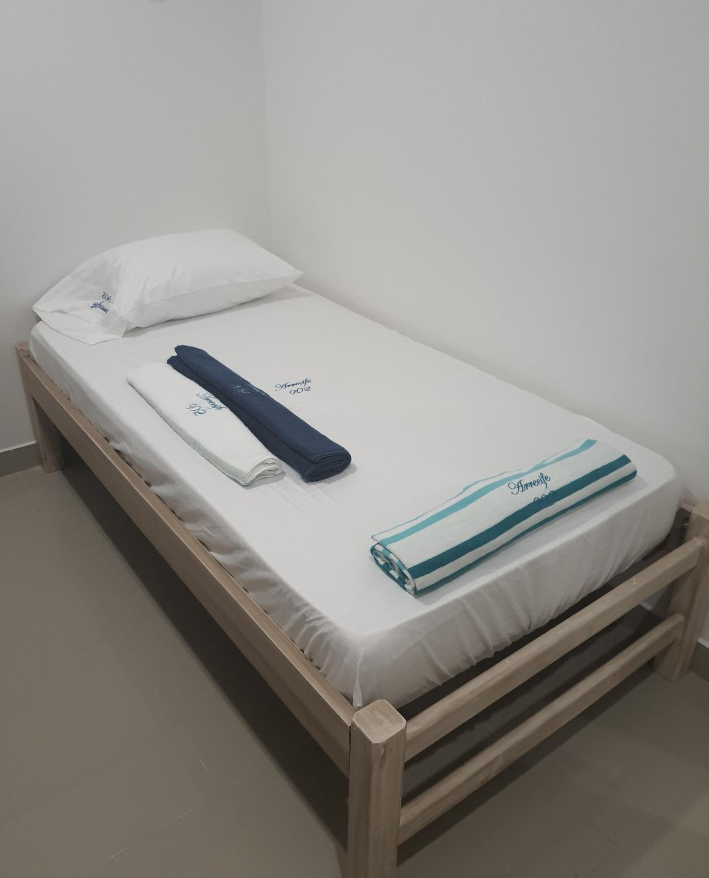 Hermoso apartamento con piscina frente al mar - Primera Ensenada
