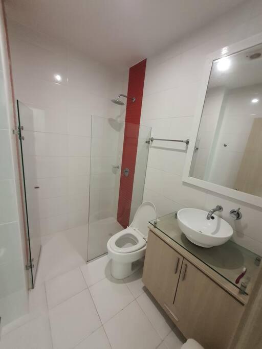 Hermoso apartamento con piscina frente al mar - Primera Ensenada
