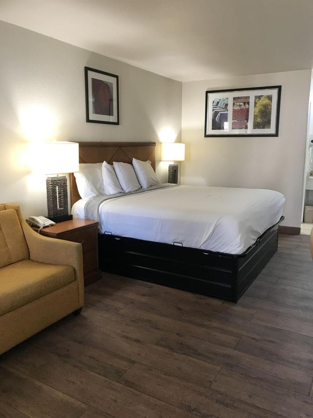 Cedar Creek Inn - Property Image 25