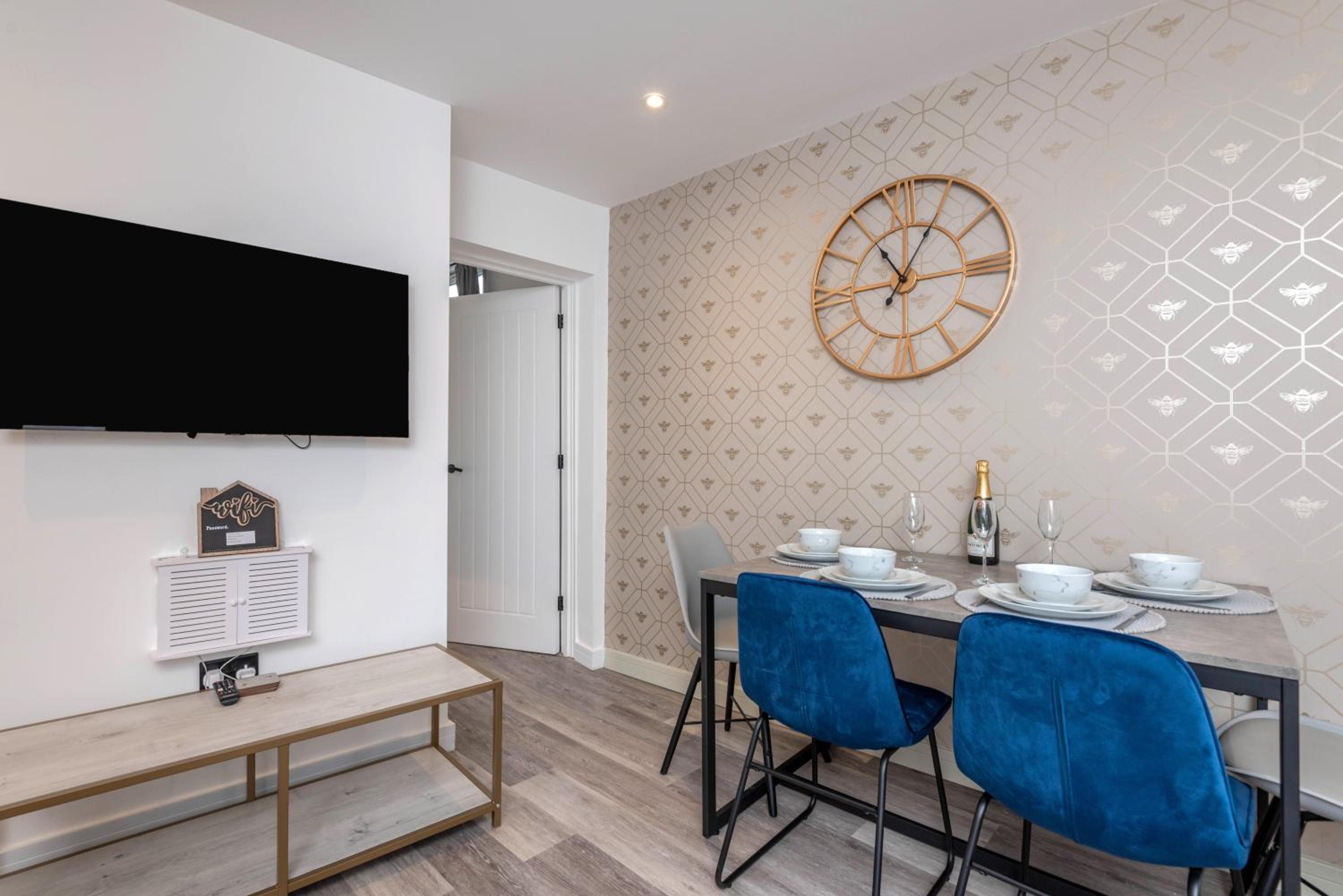 The Honeycomb Residence by Fortuna Property Portfolio view 3