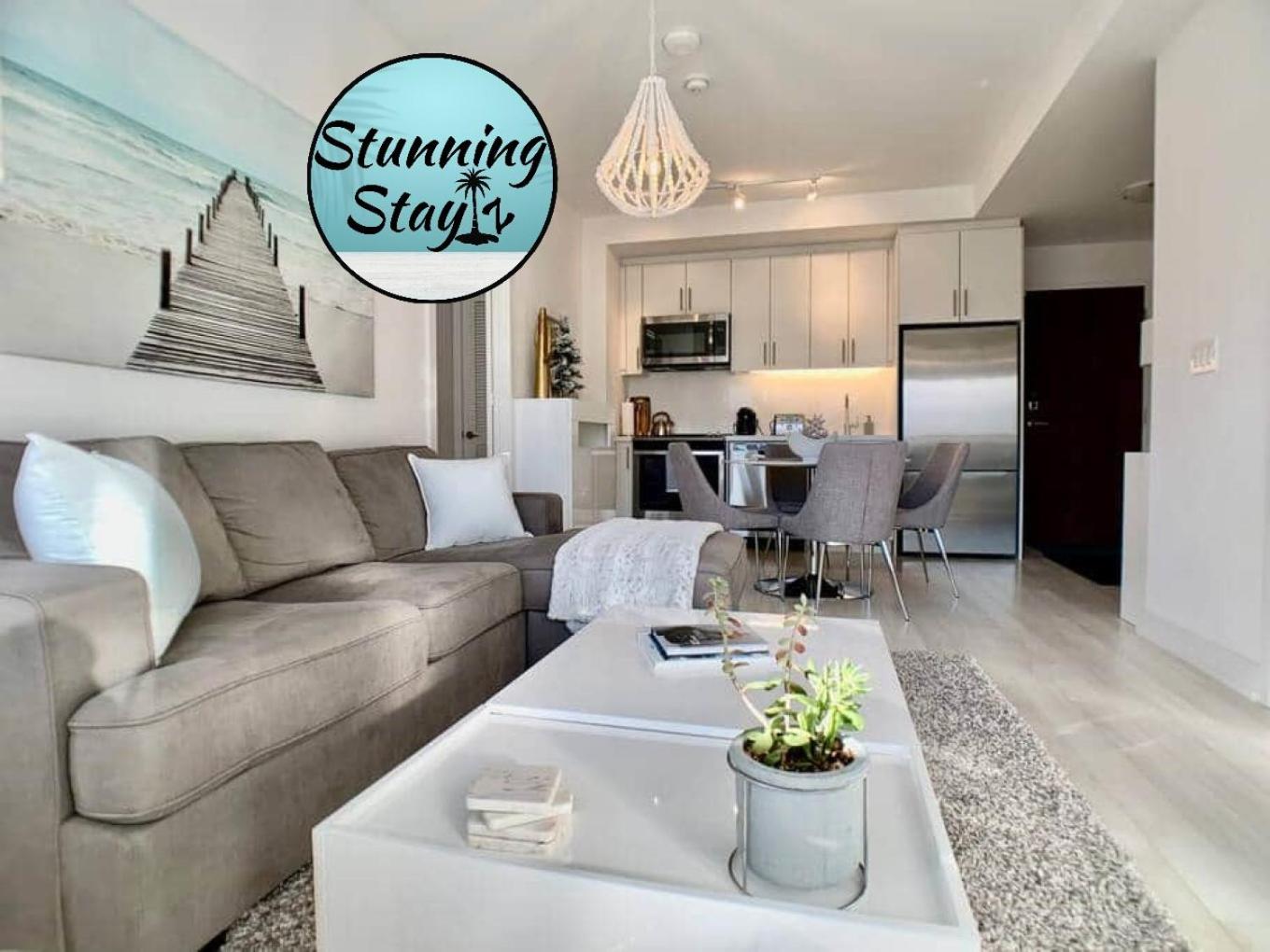 Stunning Stayz Luxury 2 King Suite at Friday Harbour Resort Marina Walk & Parking