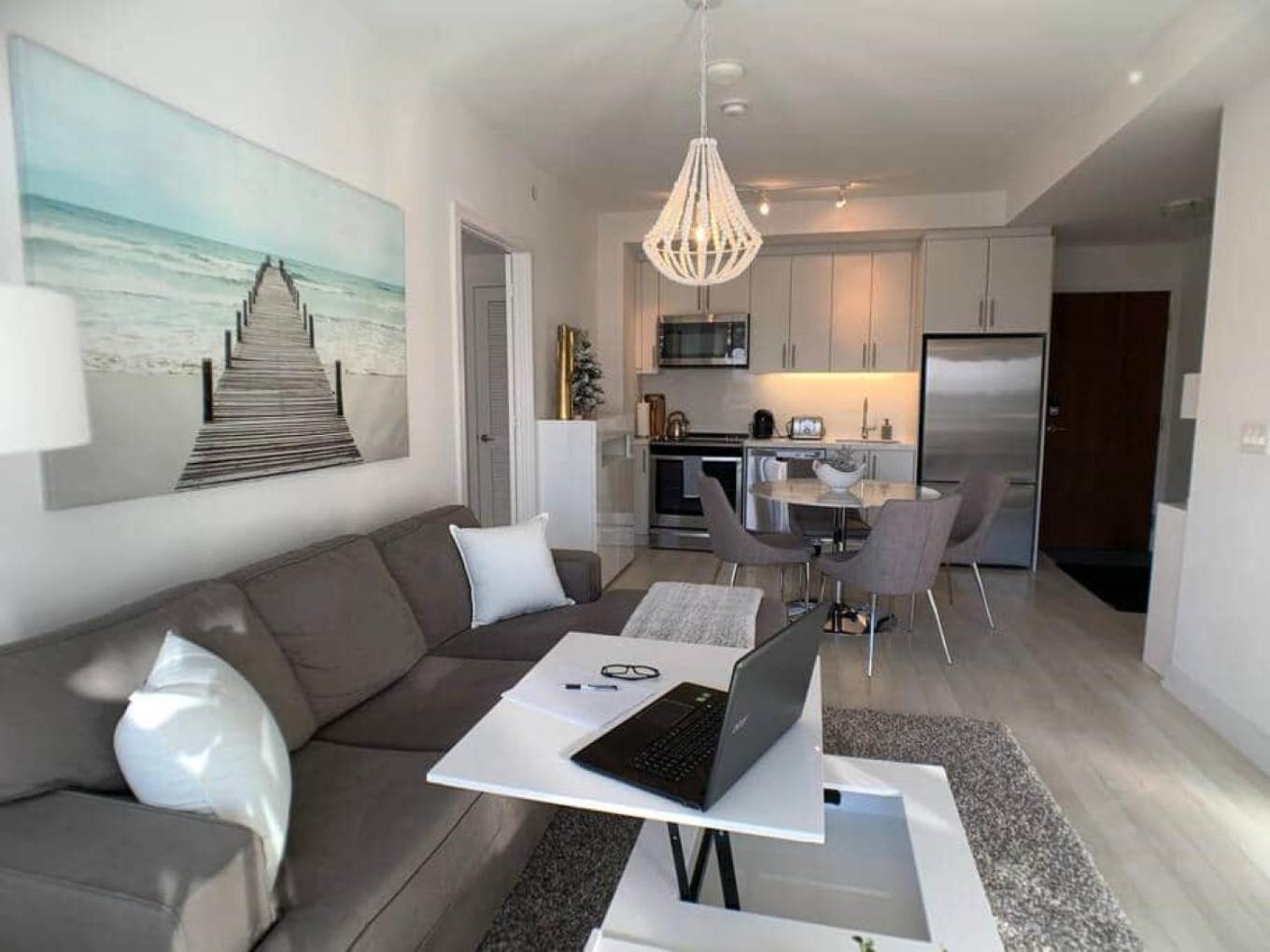 Stunning Stayz Luxury 2 King Suite at Friday Harbour Resort Marina Walk & Parking