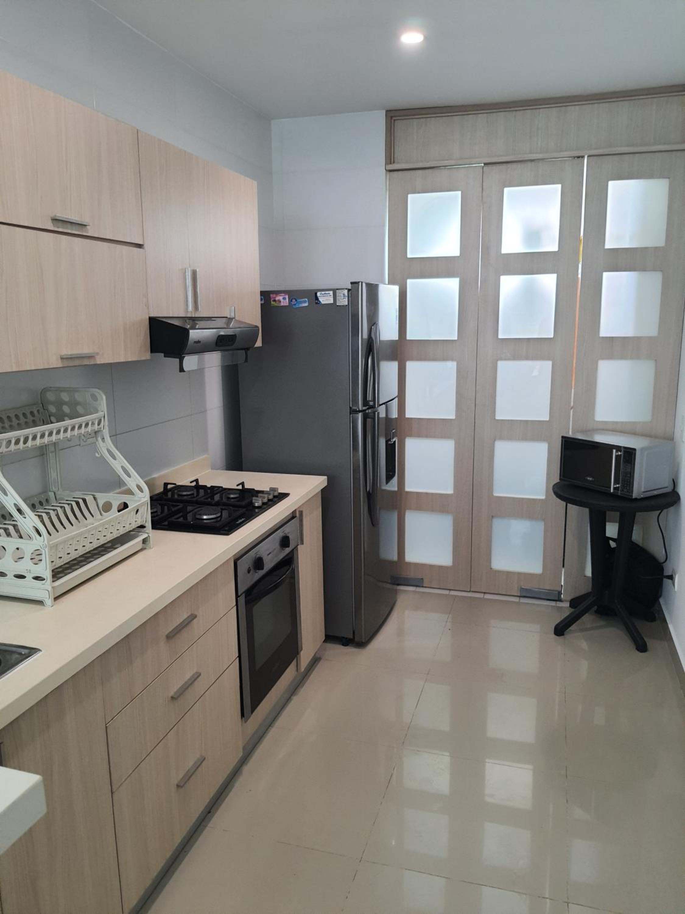 Hermoso apartamento con piscina frente al mar - Primera Ensenada