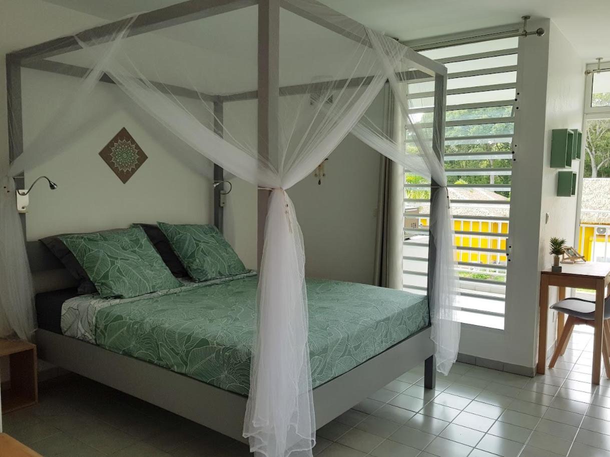 Appartement avec piscine et accès direct plage view 4