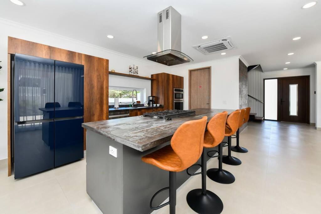 New 5BR 3BA Villa Biba Dushi 3-min EAGLE BEACH