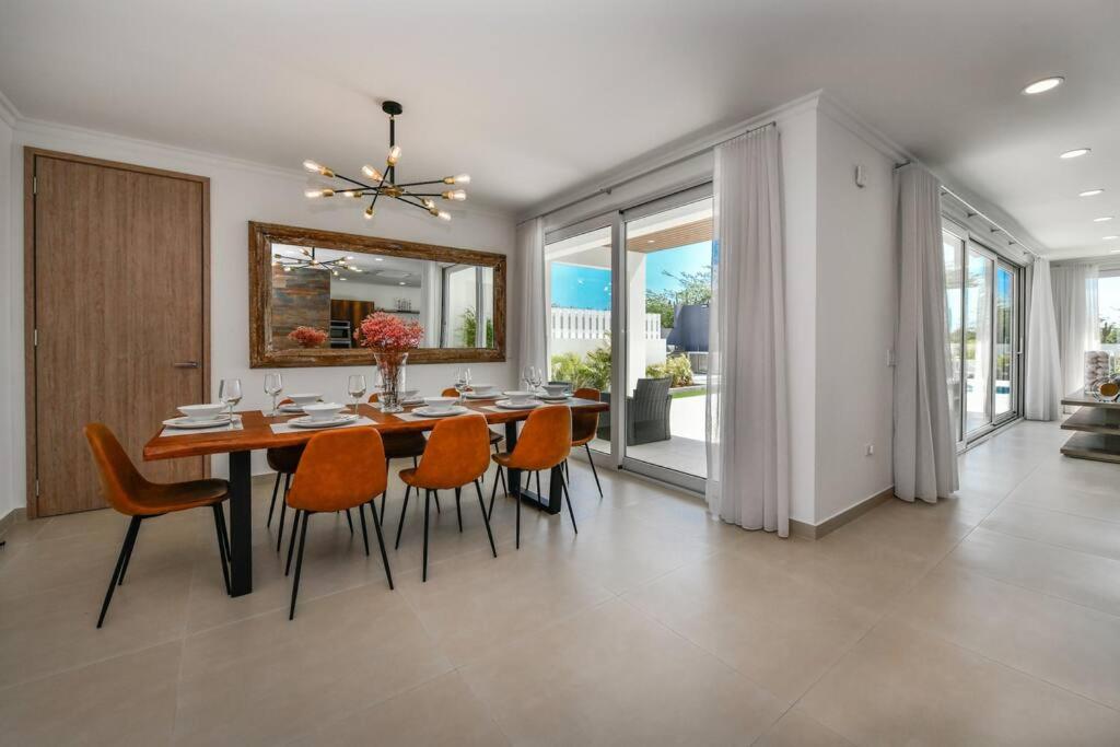 New 5BR 3BA Villa Biba Dushi 3-min EAGLE BEACH