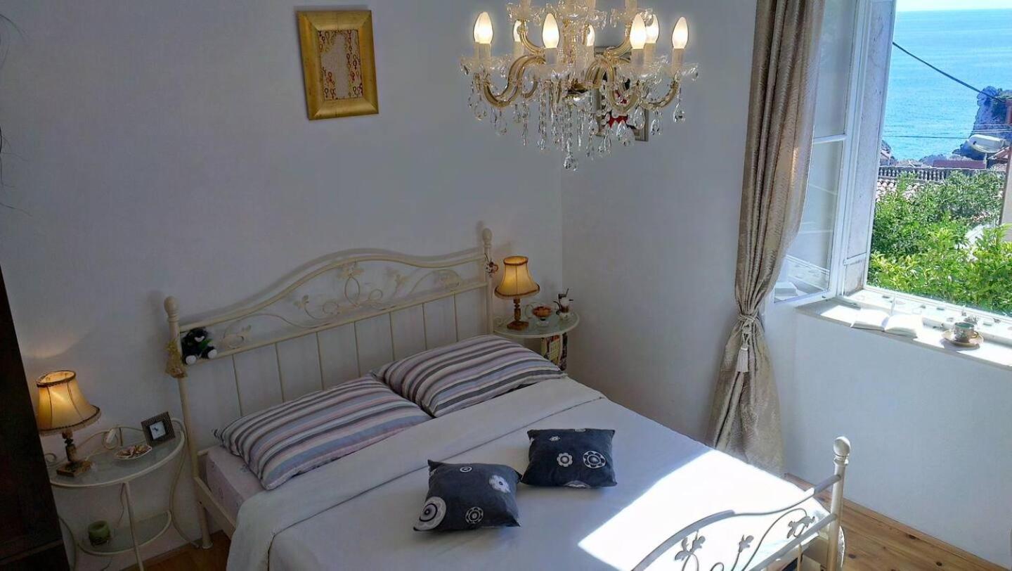 Romantic Studio Old Dinka - with Garden