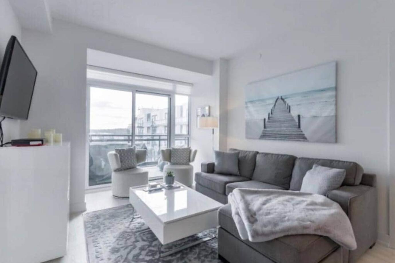 Stunning Stayz Luxury 2 King Suite at Friday Harbour Resort Marina Walk & Parking