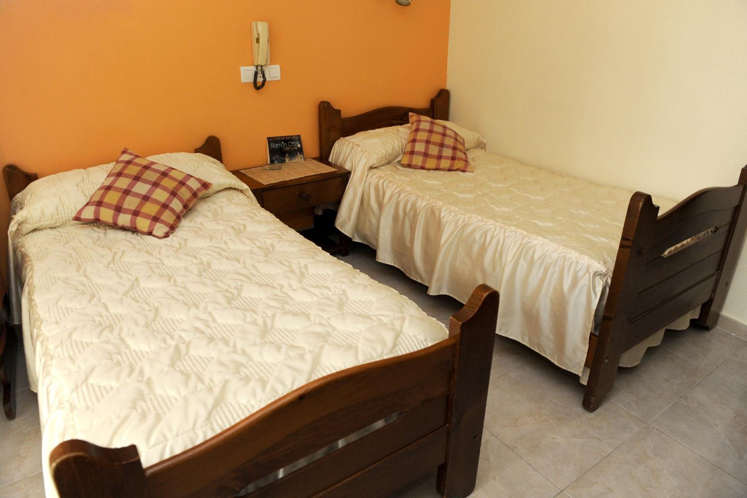 Hostal Ramón y Cajal