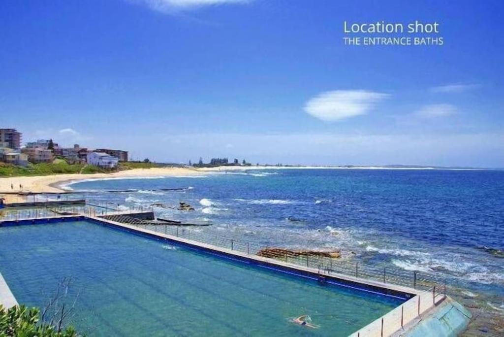 Ocean View Spacious Luxury 3 Bedroom, Pool, Central, Walk everywhere 6PM CHECKOUT