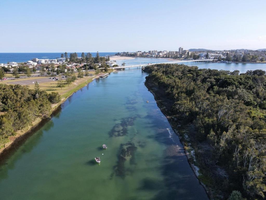 Ocean View Spacious Luxury 3 Bedroom, Pool, Central, Walk everywhere 6PM CHECKOUT