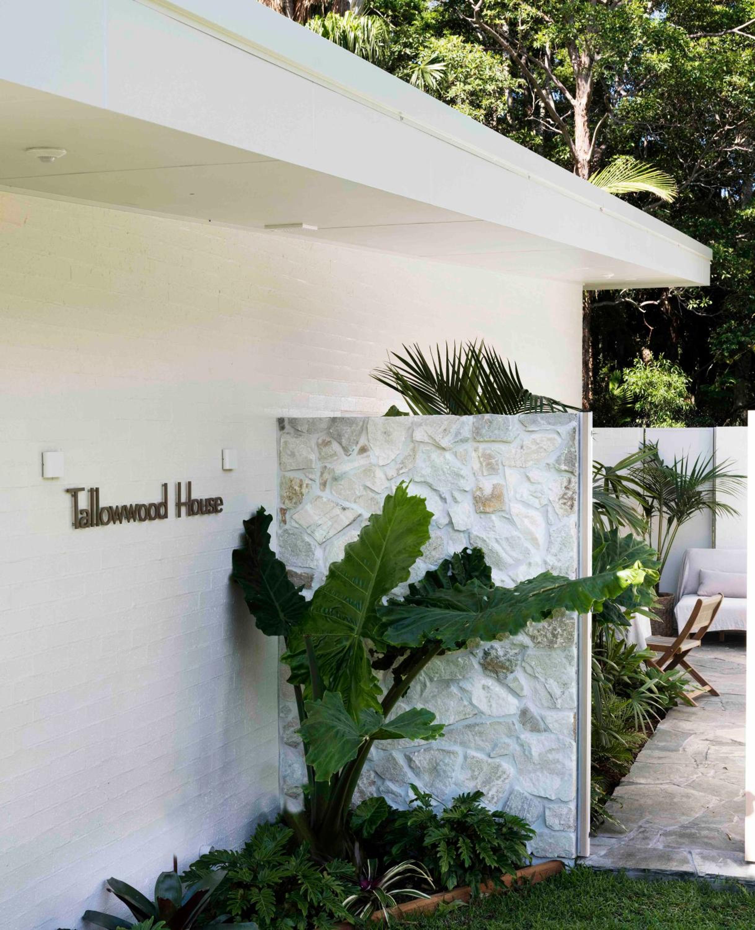 Hotel Tallowwood House Luxury Bed & Breakfast - Image 1