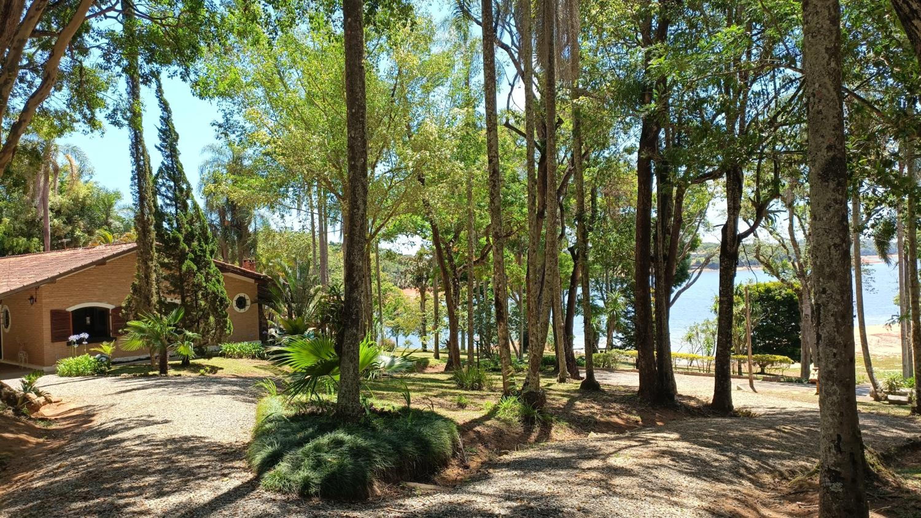 Casa de Campo em Ibiúna de frente para represa