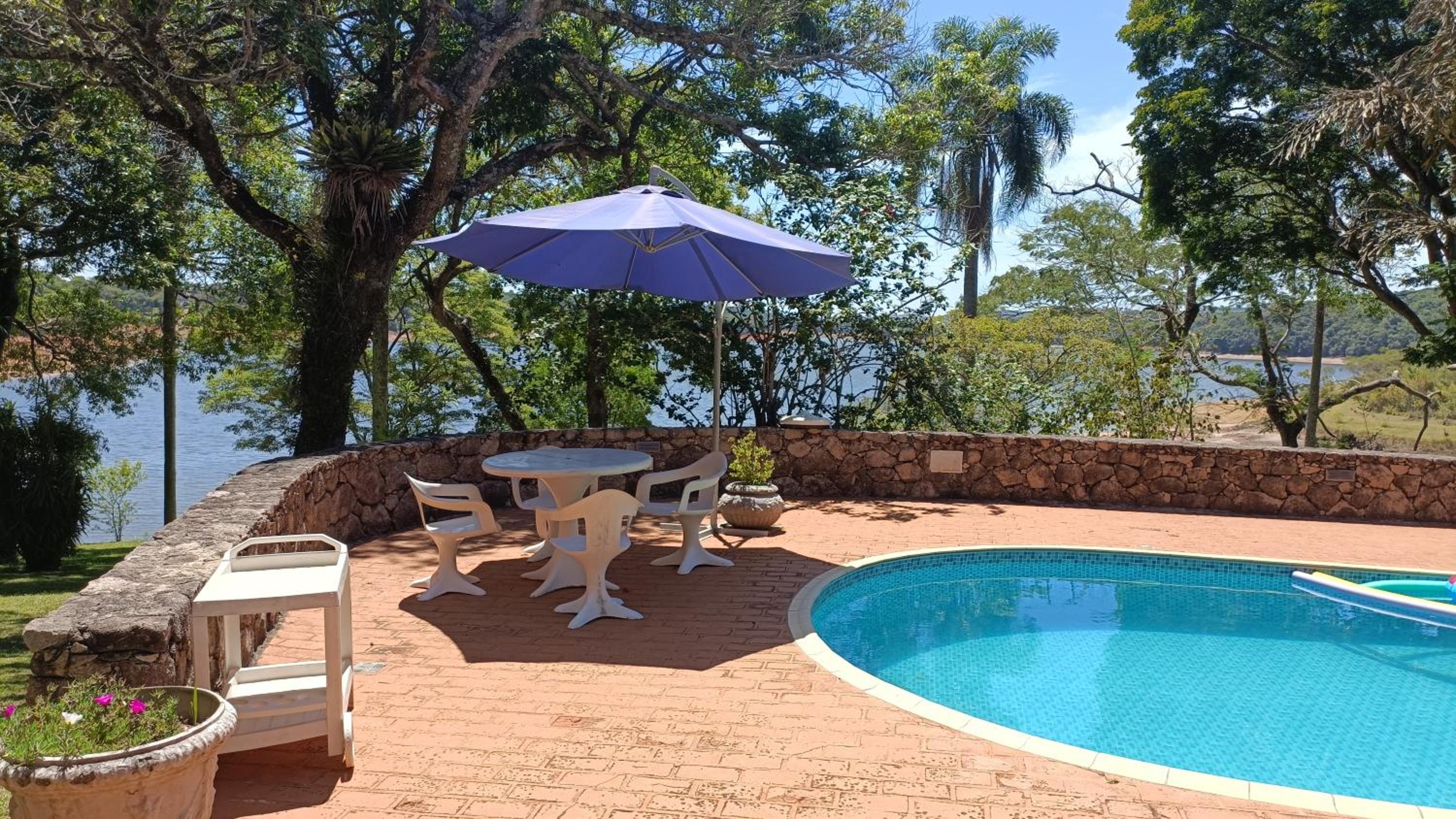 Casa de Campo em Ibiúna de frente para represa