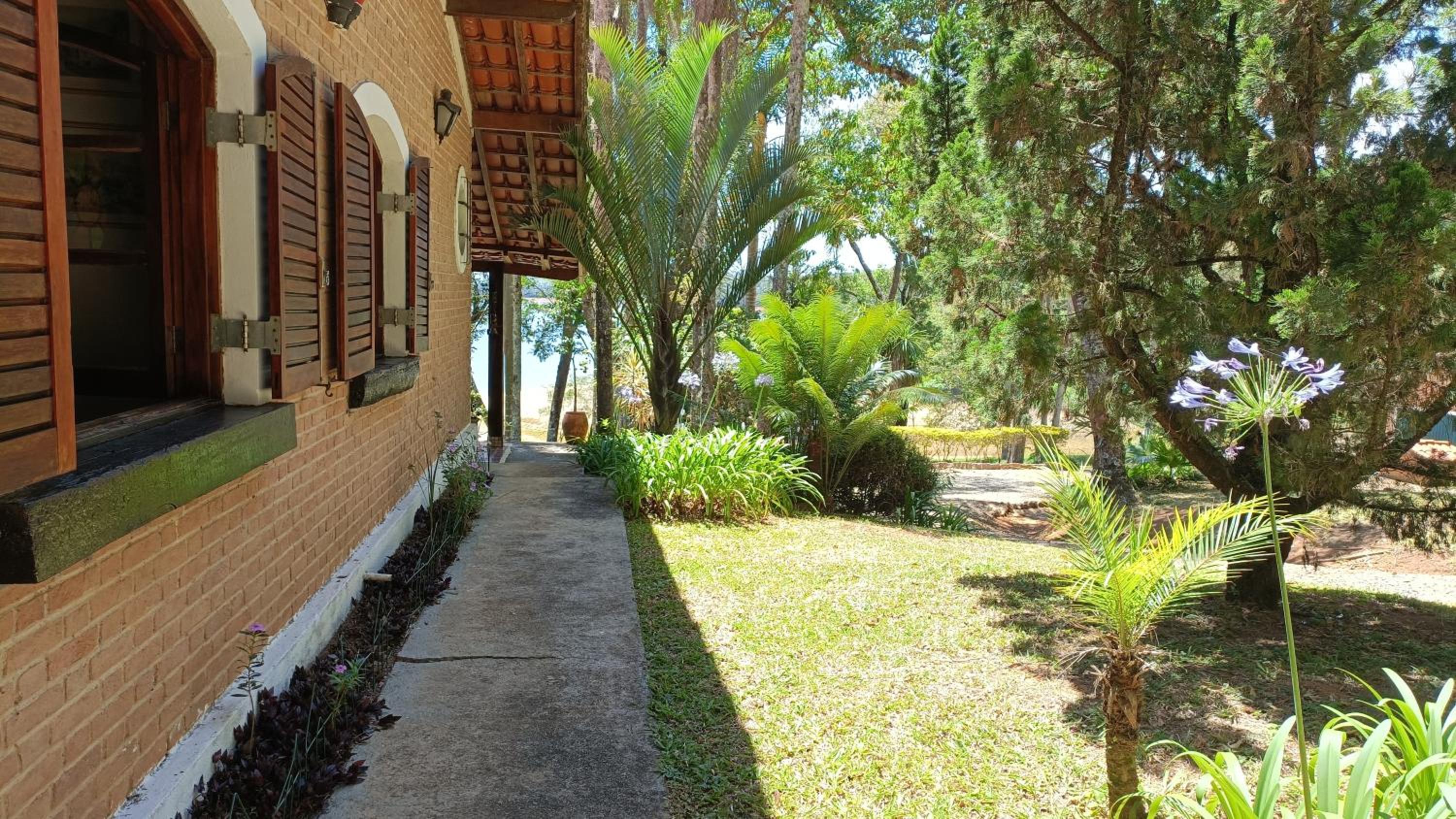 Casa de Campo em Ibiúna de frente para represa