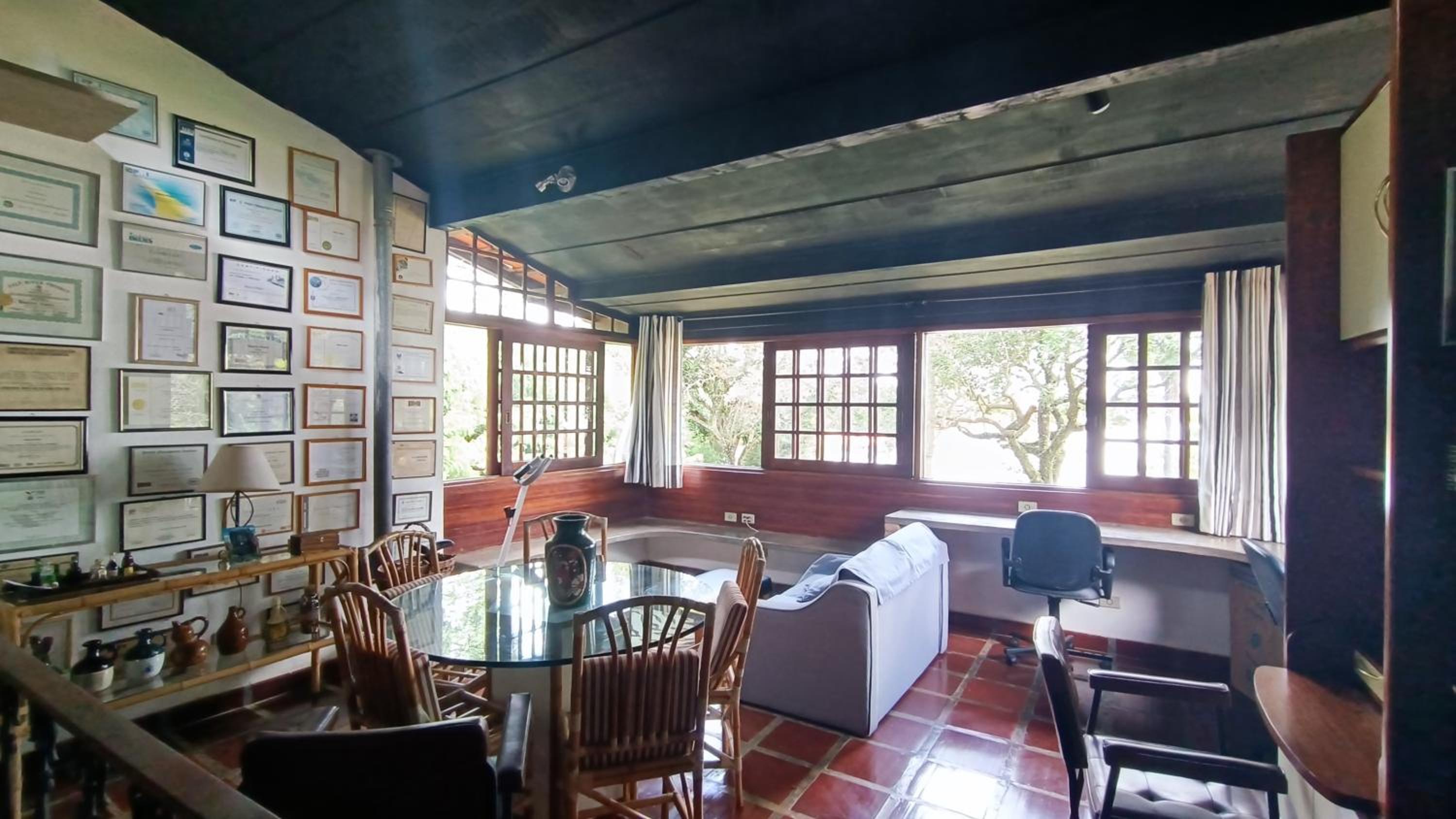 Casa de Campo em Ibiúna de frente para represa