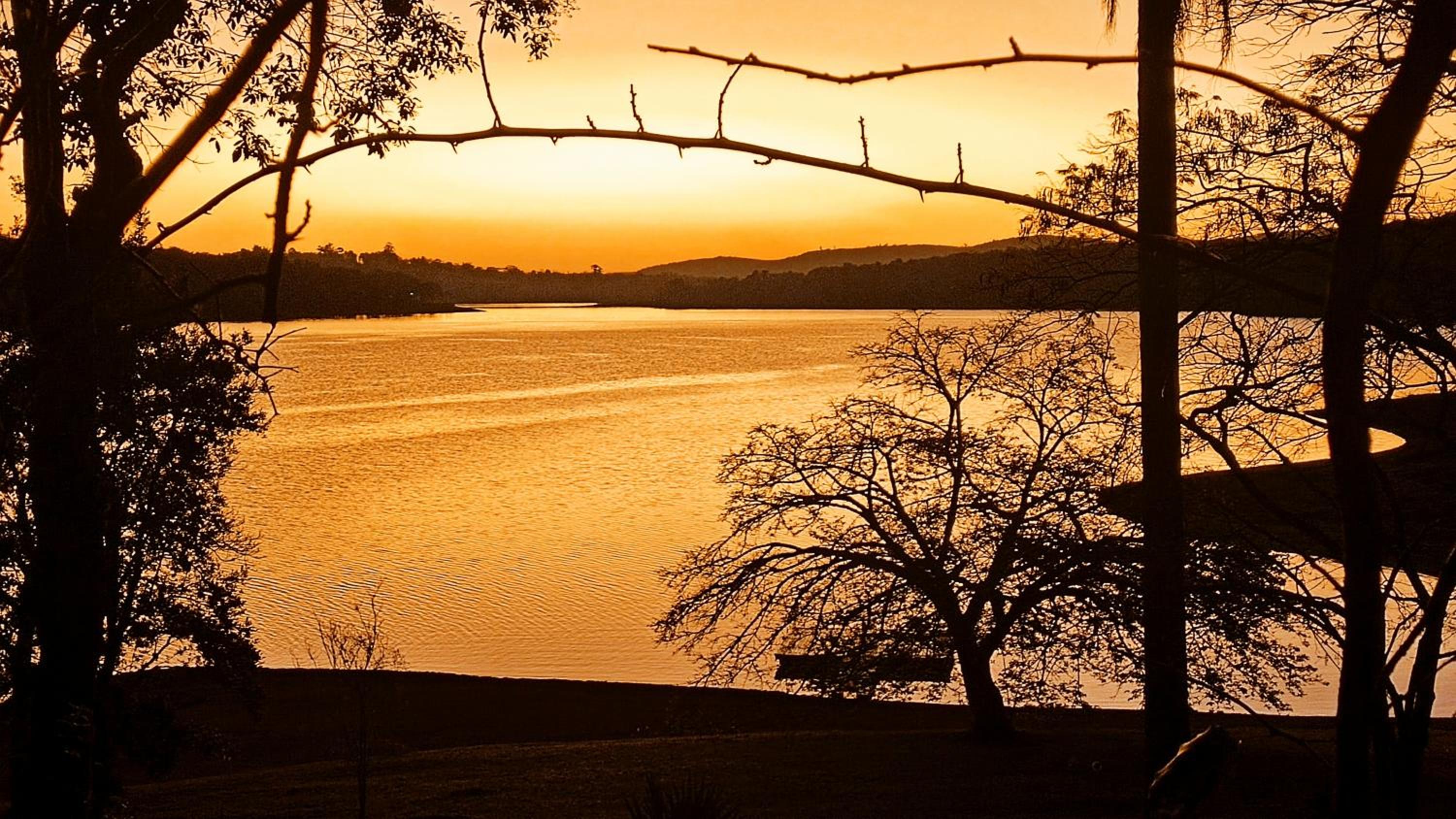 Casa de Campo em Ibiúna de frente para represa