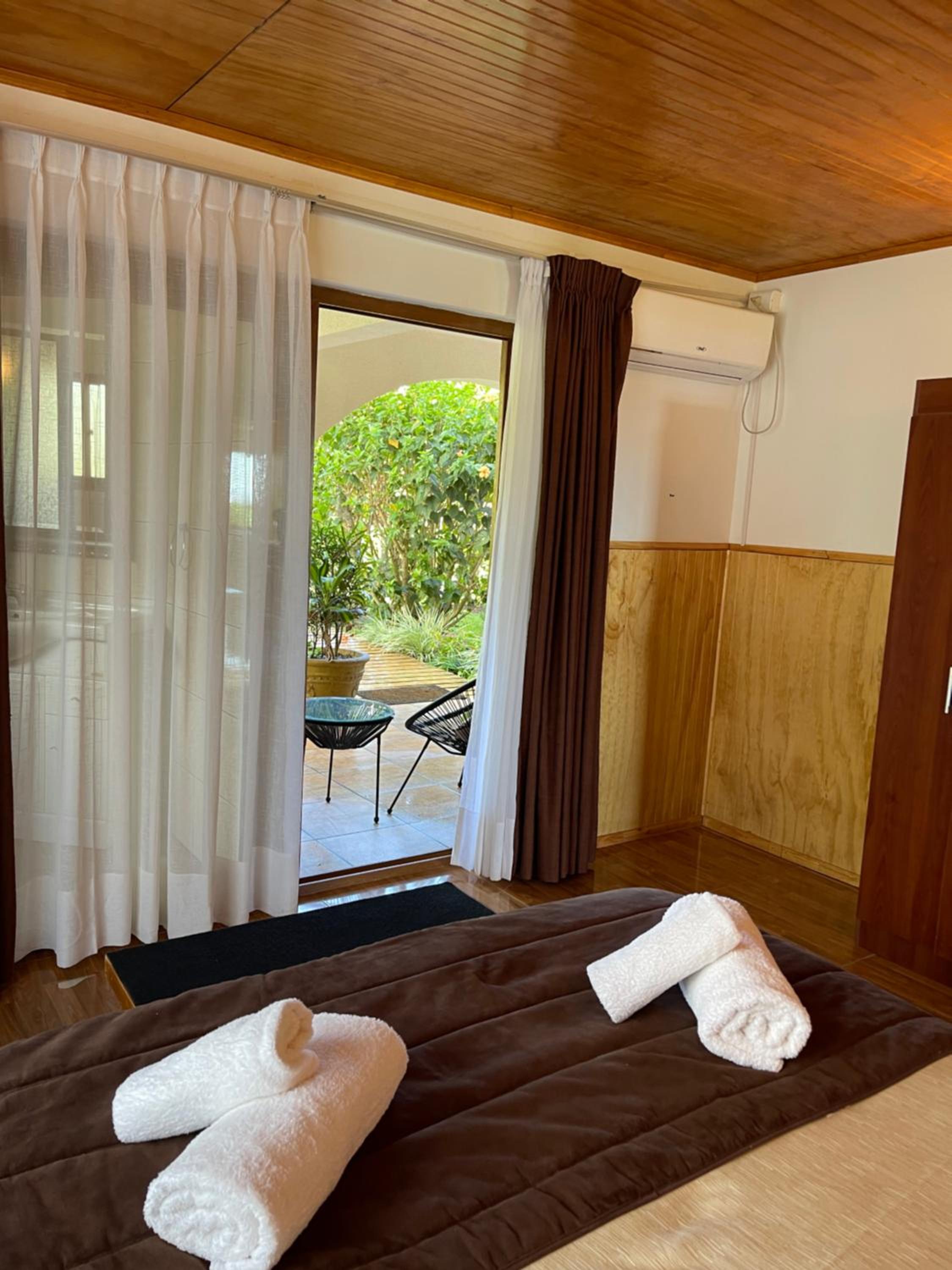 Teanehi Bed & Breakfast