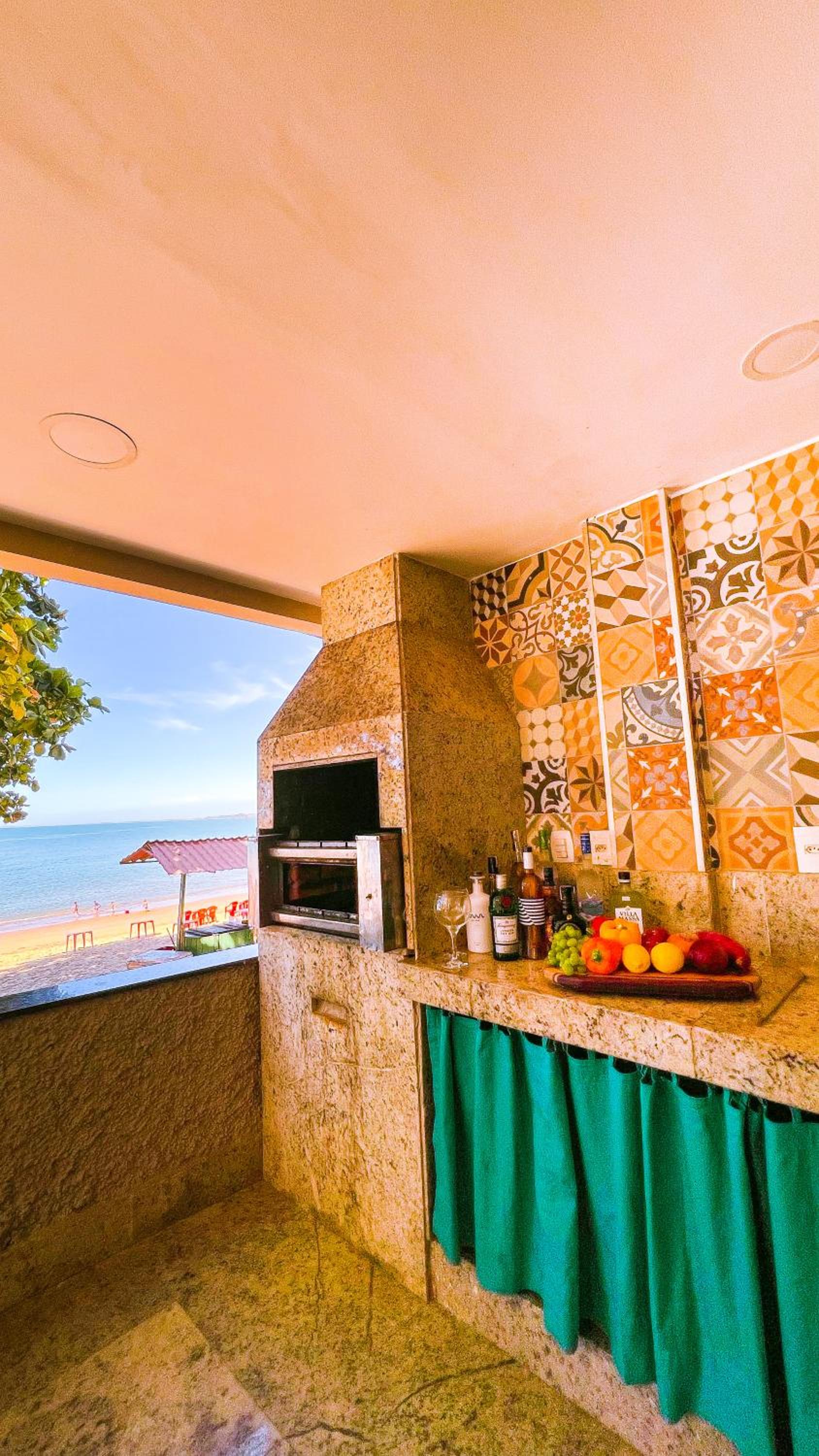 Casa com pes na areia em Iriri - ES