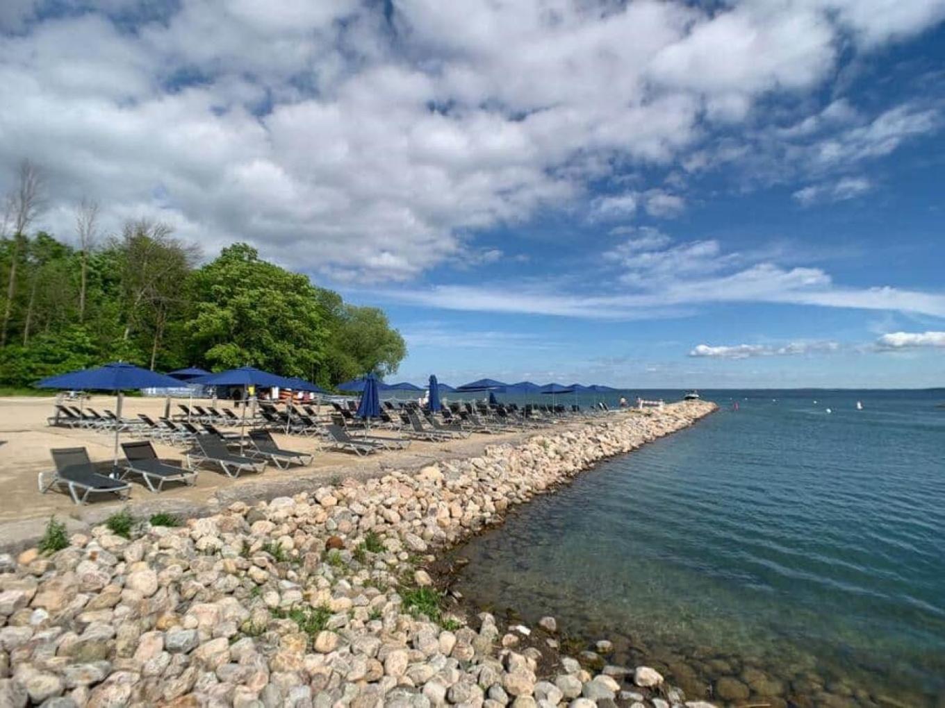 Stunning Stayz Luxury 2 King Suite at Friday Harbour Resort Marina Walk & Parking