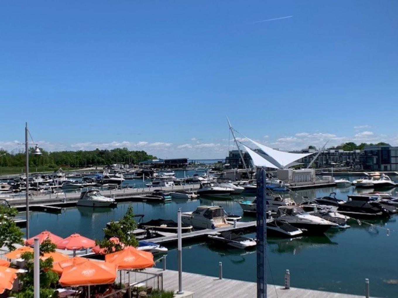 Stunning Stayz Luxury 2 King Suite at Friday Harbour Resort Marina Walk & Parking