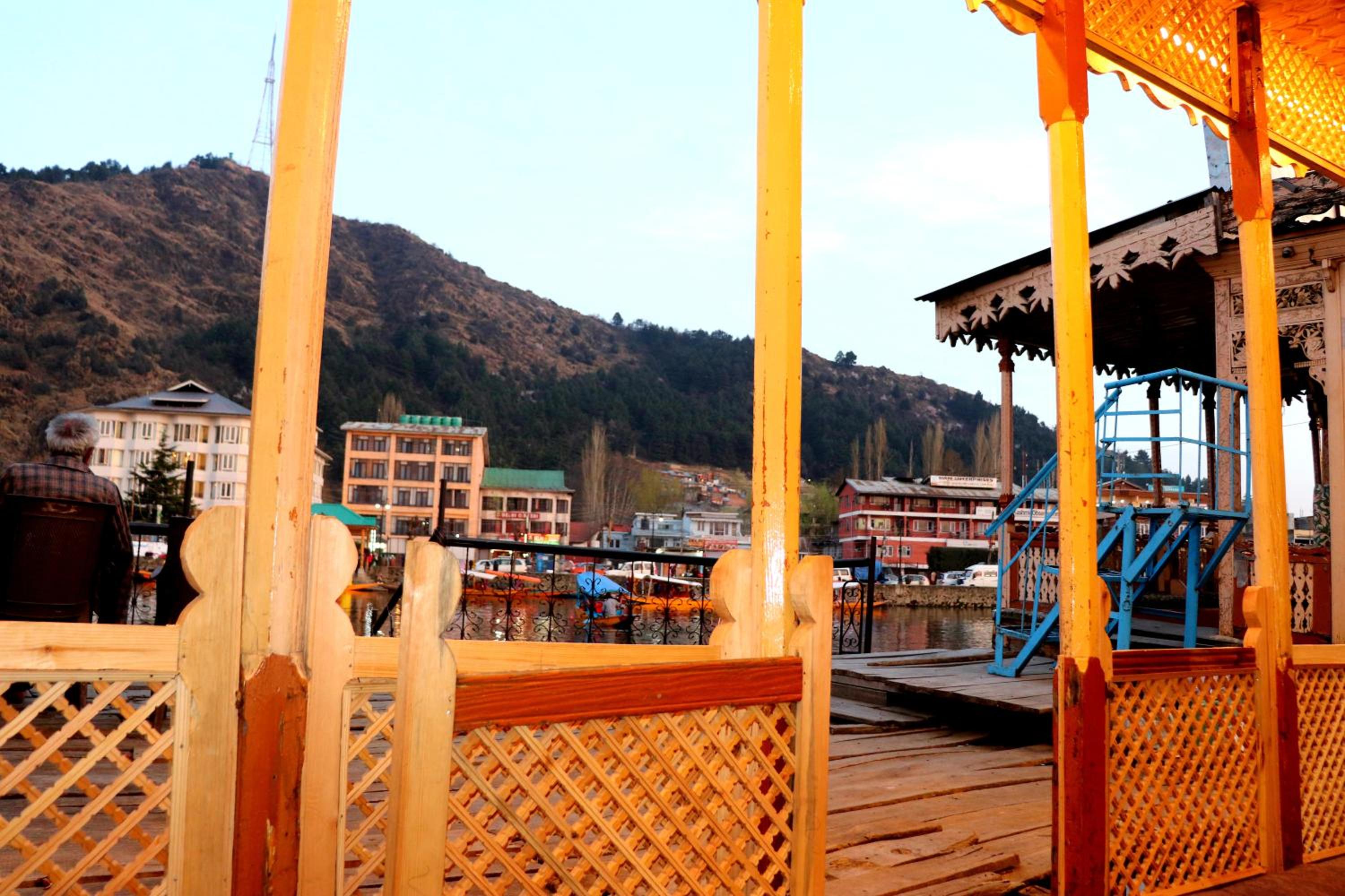 House Boat New Pala Palace