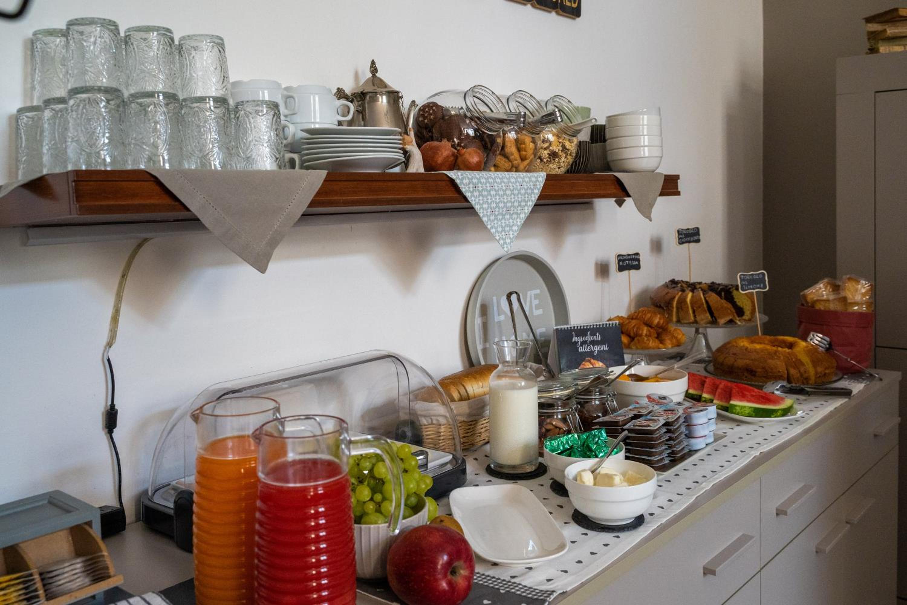 Hotel Mom Assisi - Image 1