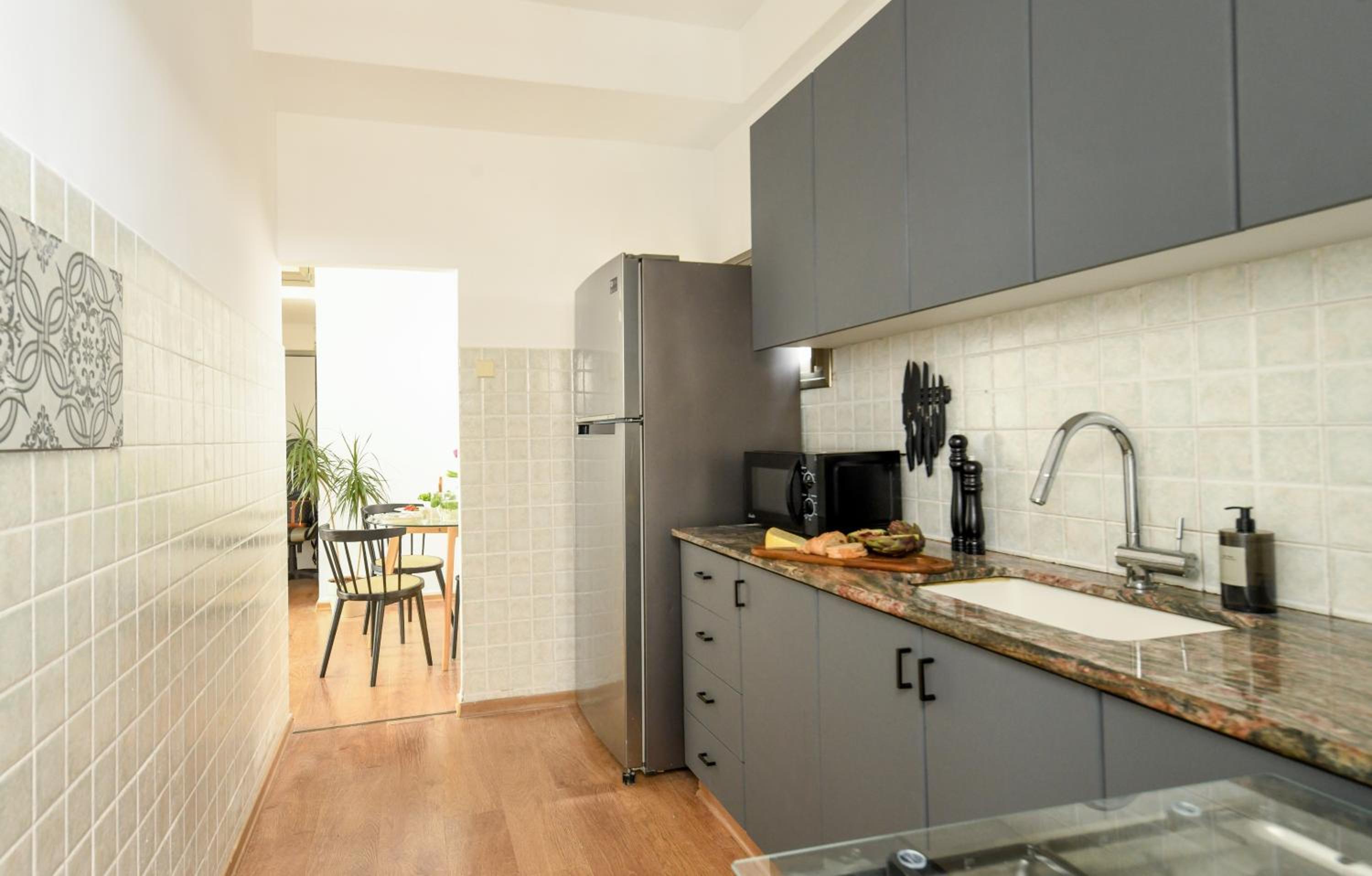 Cozy 2BR Apt w Green Oasis a 3 Min Walk from Beach and Shelter by Sea N' Rent view 2