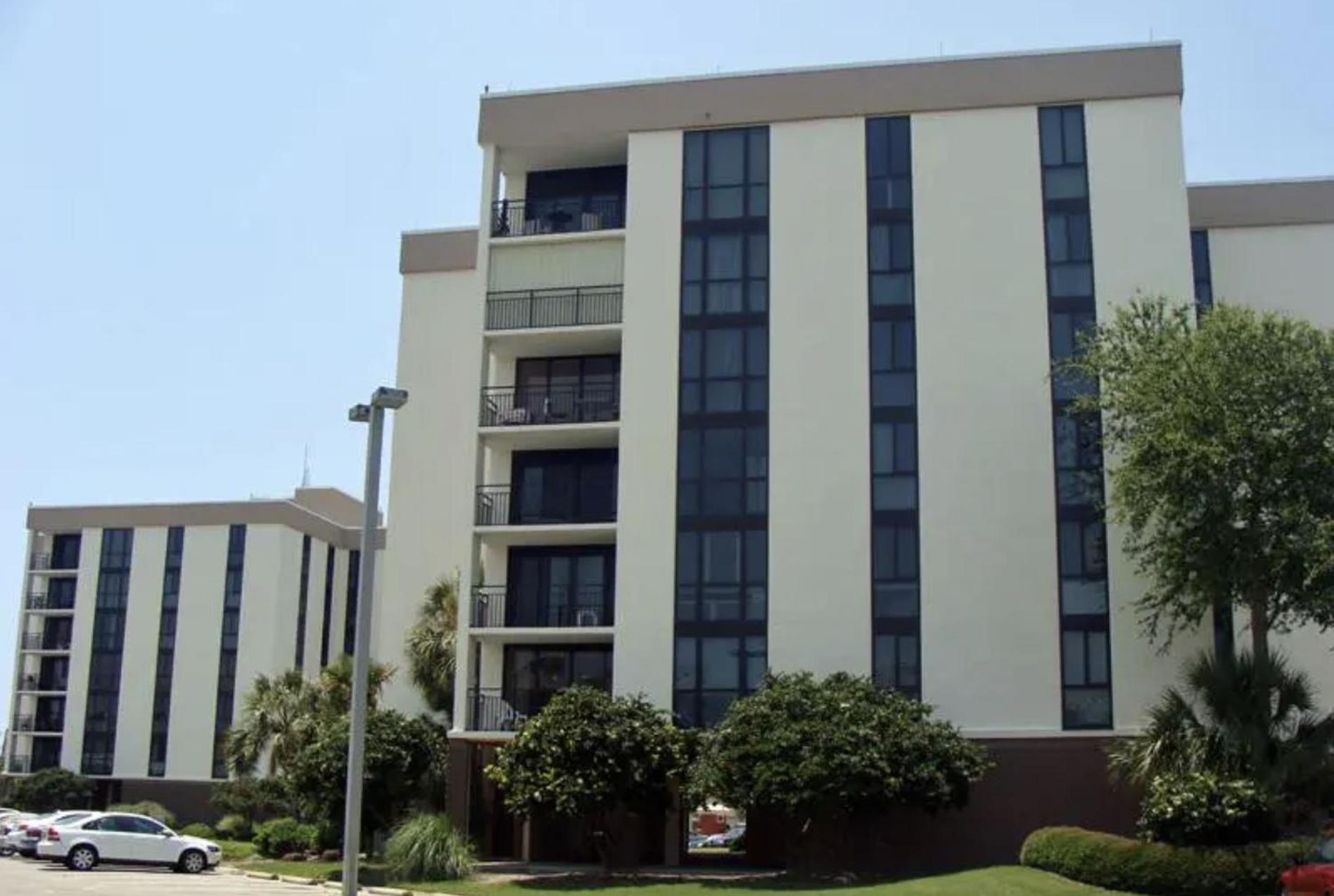 Endless Summer at The Enclave 204B Heart of Destin Location