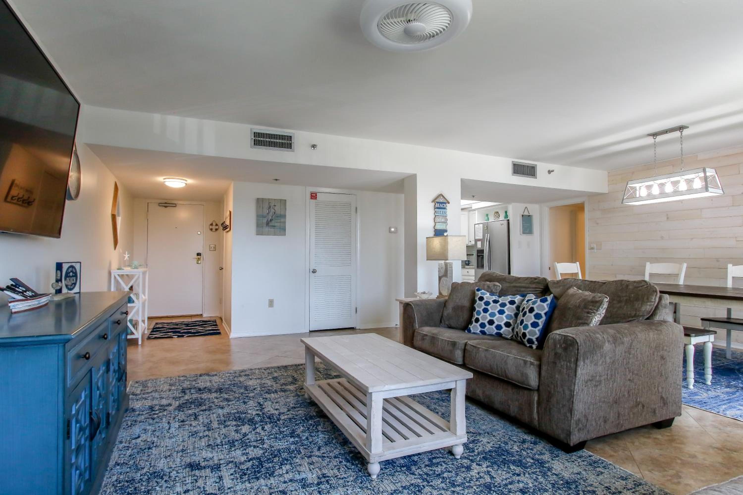 Endless Summer at The Enclave 204B Heart of Destin Location